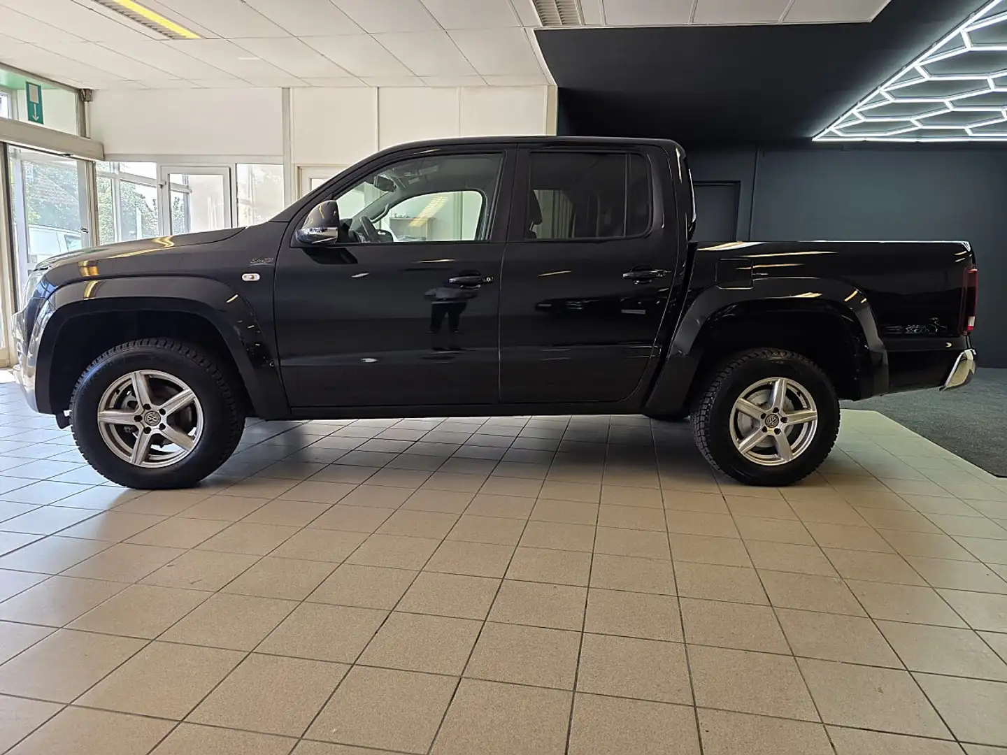 Volkswagen Amarok 4Motion 2.0 TDI Doppelkabine Highline Schwarz - 2