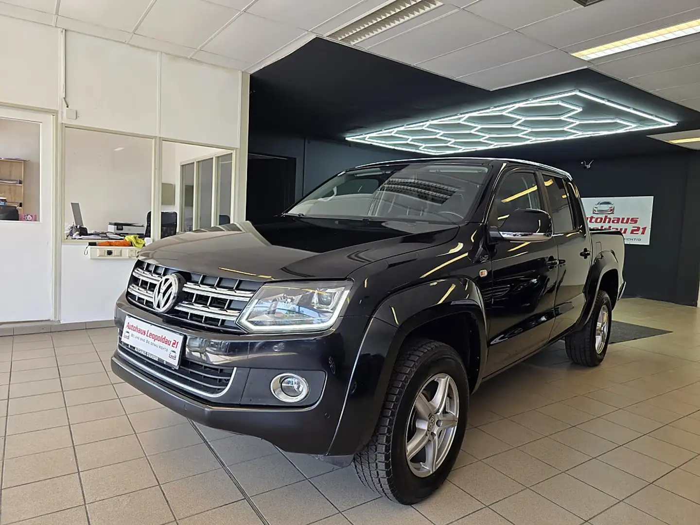 Volkswagen Amarok 4Motion 2.0 TDI Doppelkabine Highline Schwarz - 1