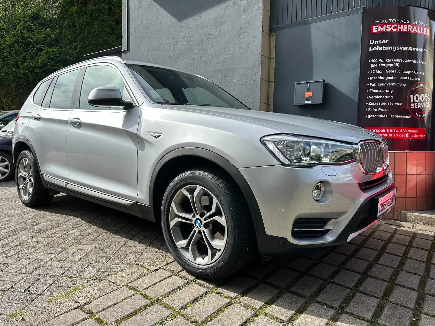 BMW X3 xDrive 20 d AUT/NAVI/LEDER/HUD/KEYLESS/ACC Silber - 1