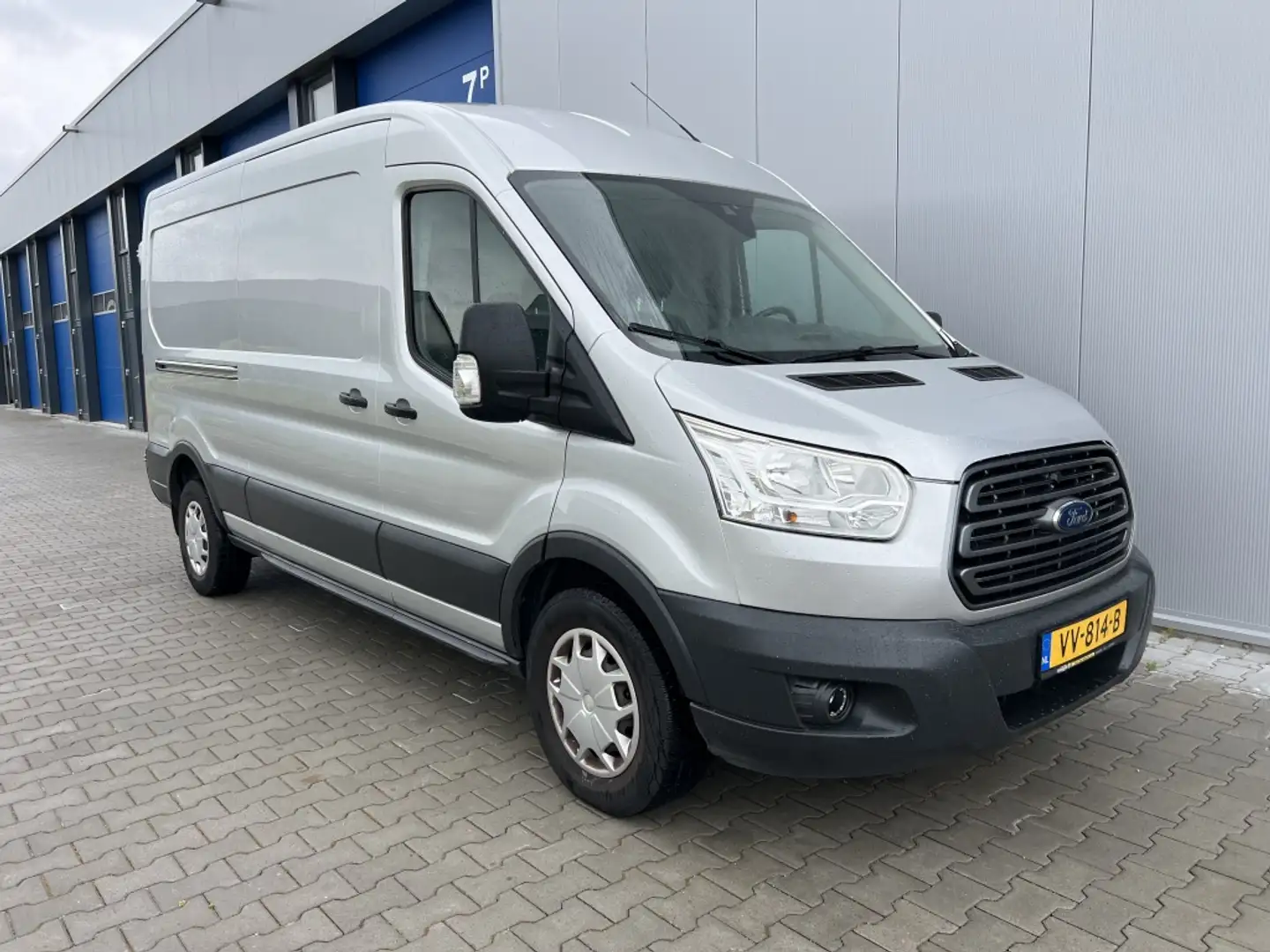 Ford Transit 350 2.2 TDCI L3H2 Tr Grijs - 2