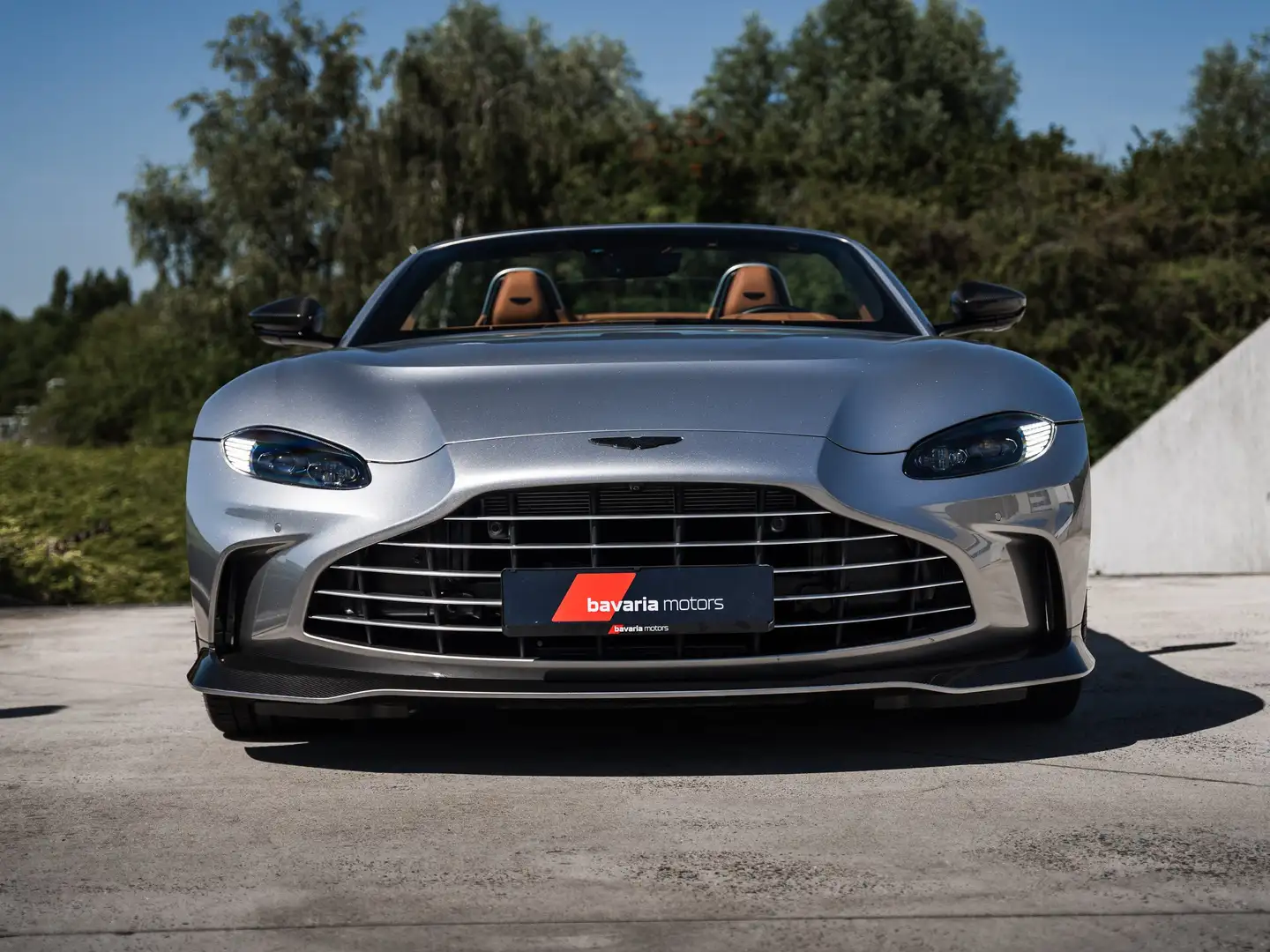 Aston Martin Vantage V12 Roadster / 1 of 249 / Aluminite Silver Plateado - 2