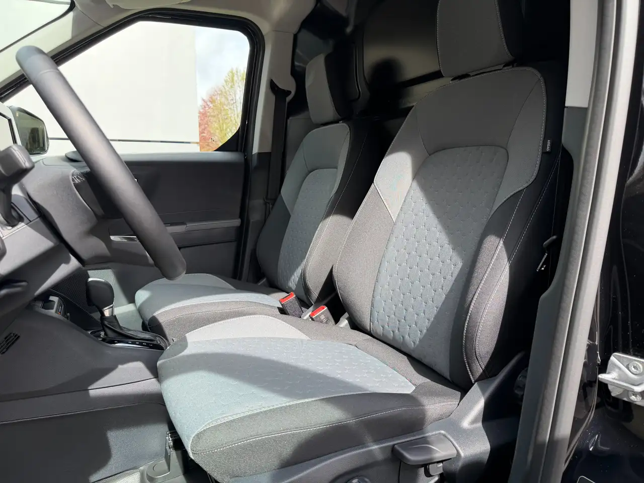 Ford Transit Courier 2026 — фото 10