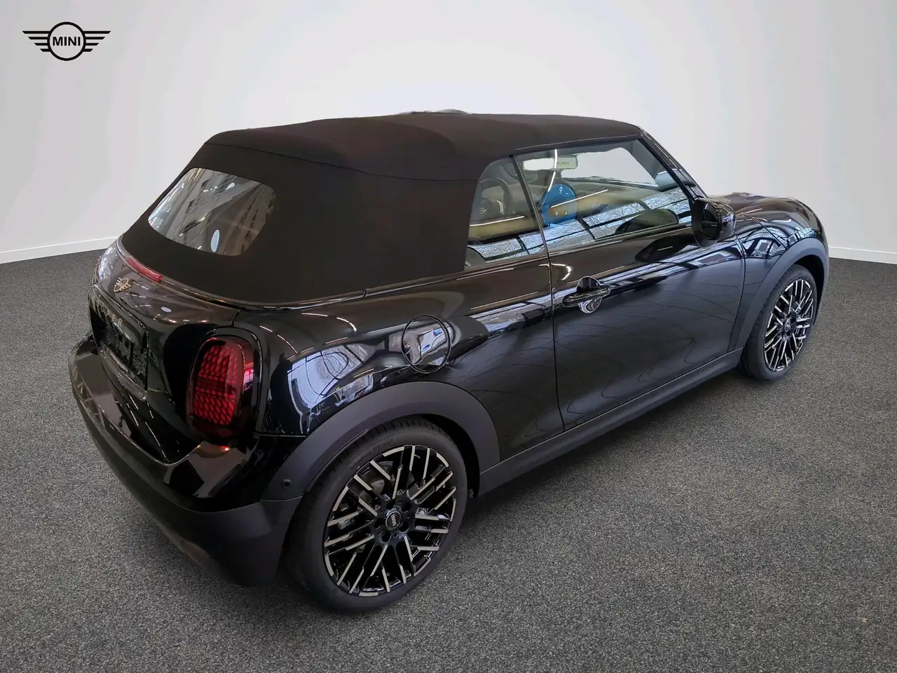 MINI Cooper C Cabrio Favoured Trim 7