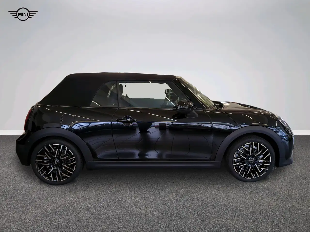 MINI Cooper C Cabrio Favoured Trim 3
