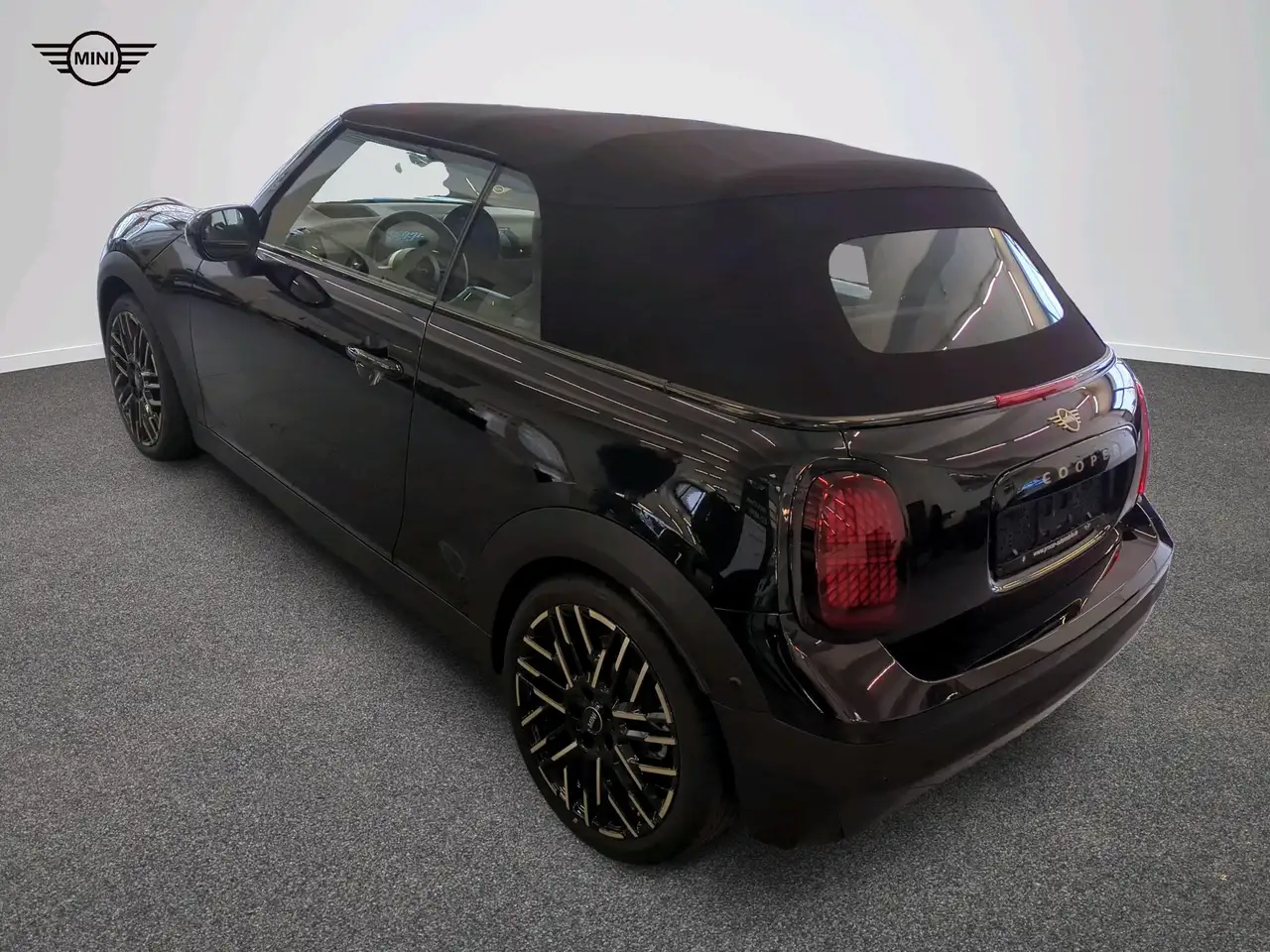 MINI Cooper C Cabrio Favoured Trim 4