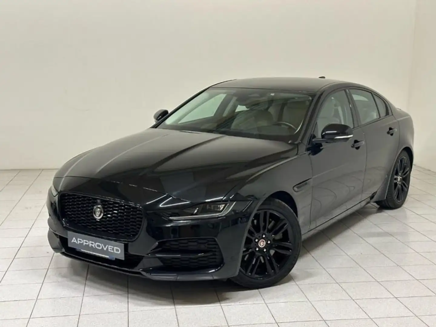 Jaguar XE 2.0 D 204 CV AWD aut. SE IVA ESPOSTA Negru - 1