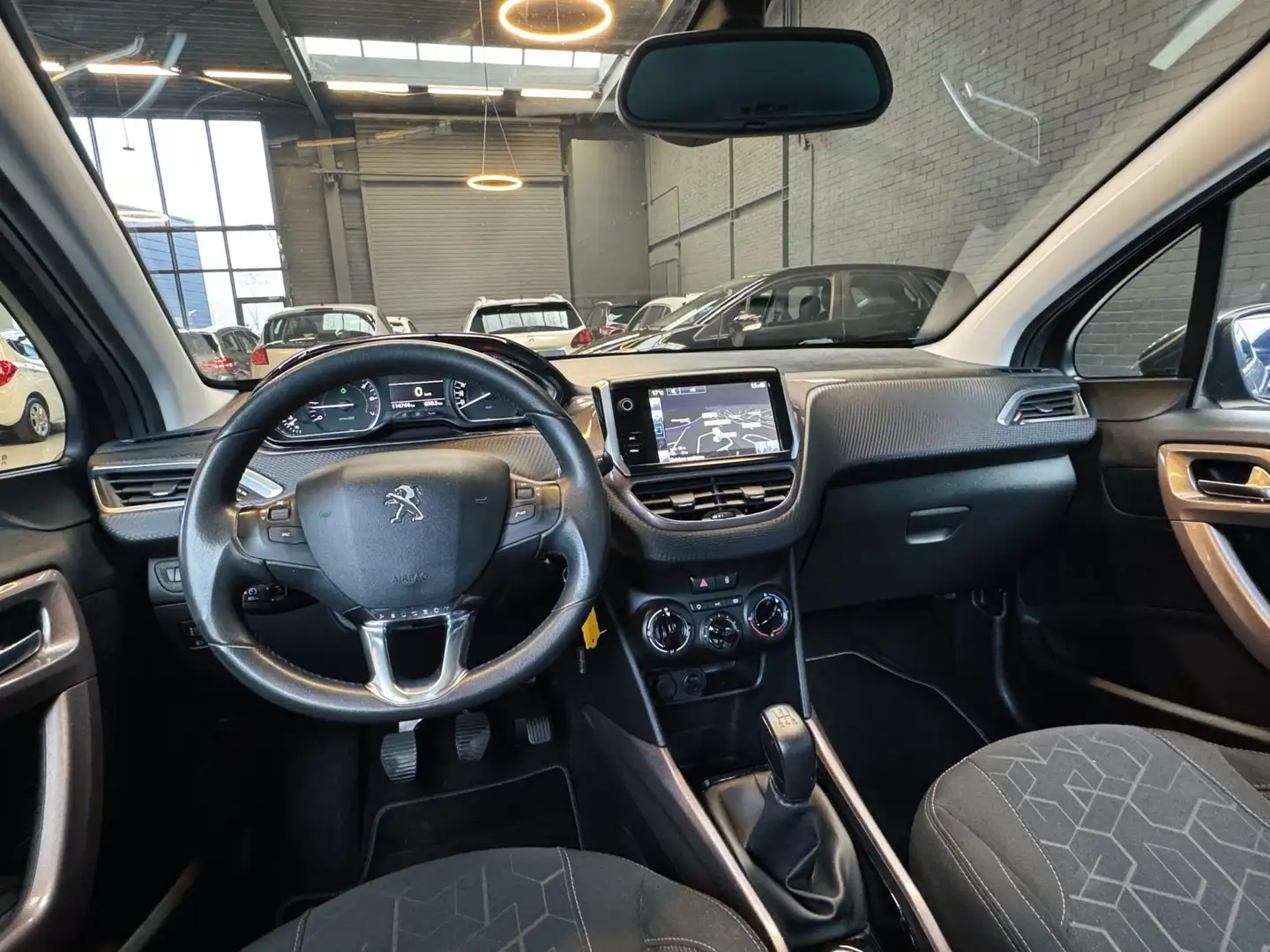 Peugeot 2008 1.6 VTi Blue Lease Executive | NAVI | AIRCO | CRUI Grijs - 2