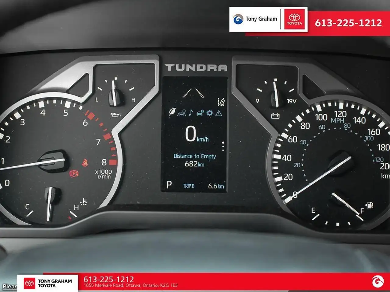 Toyota Tundra снимка Toyota Tundra