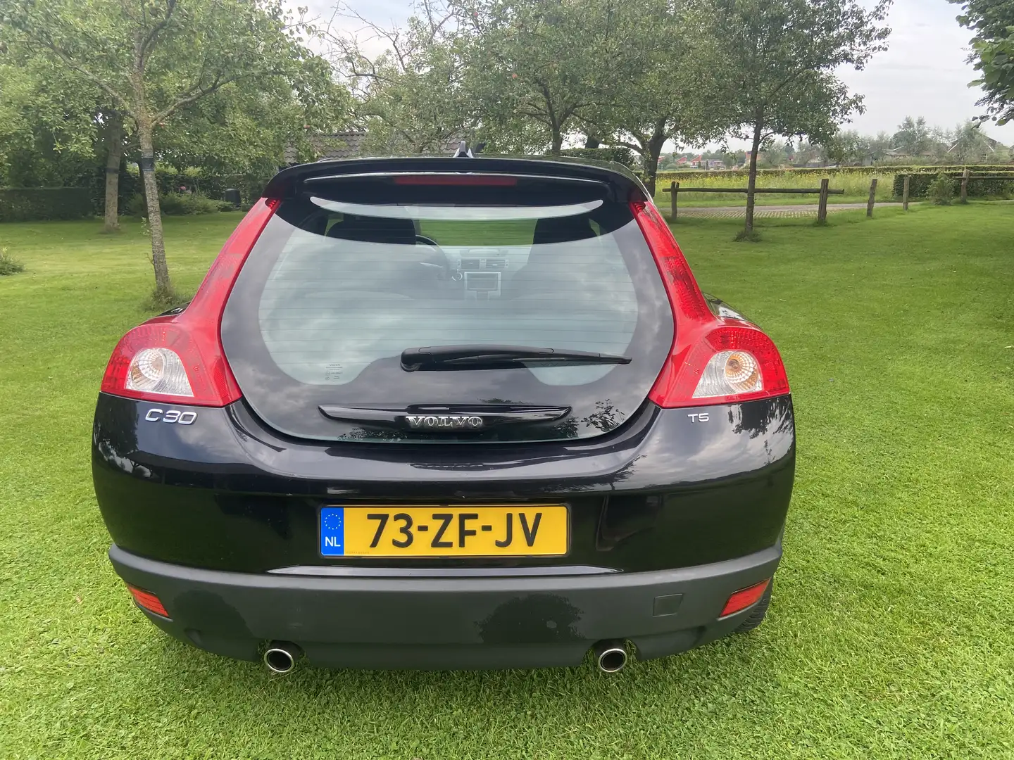 Volvo C30 2.5 T5 Momentum Fekete - 1
