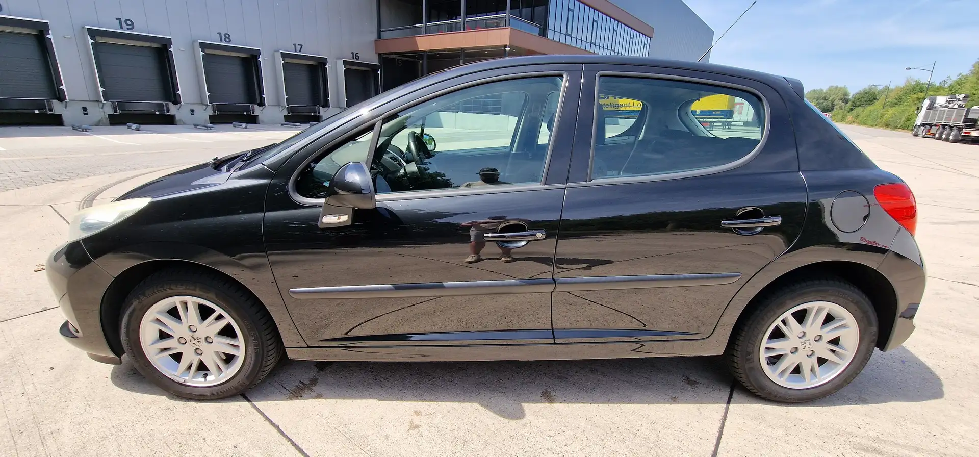 Peugeot 207 207 VTi 1.6 2008 Černá - 1