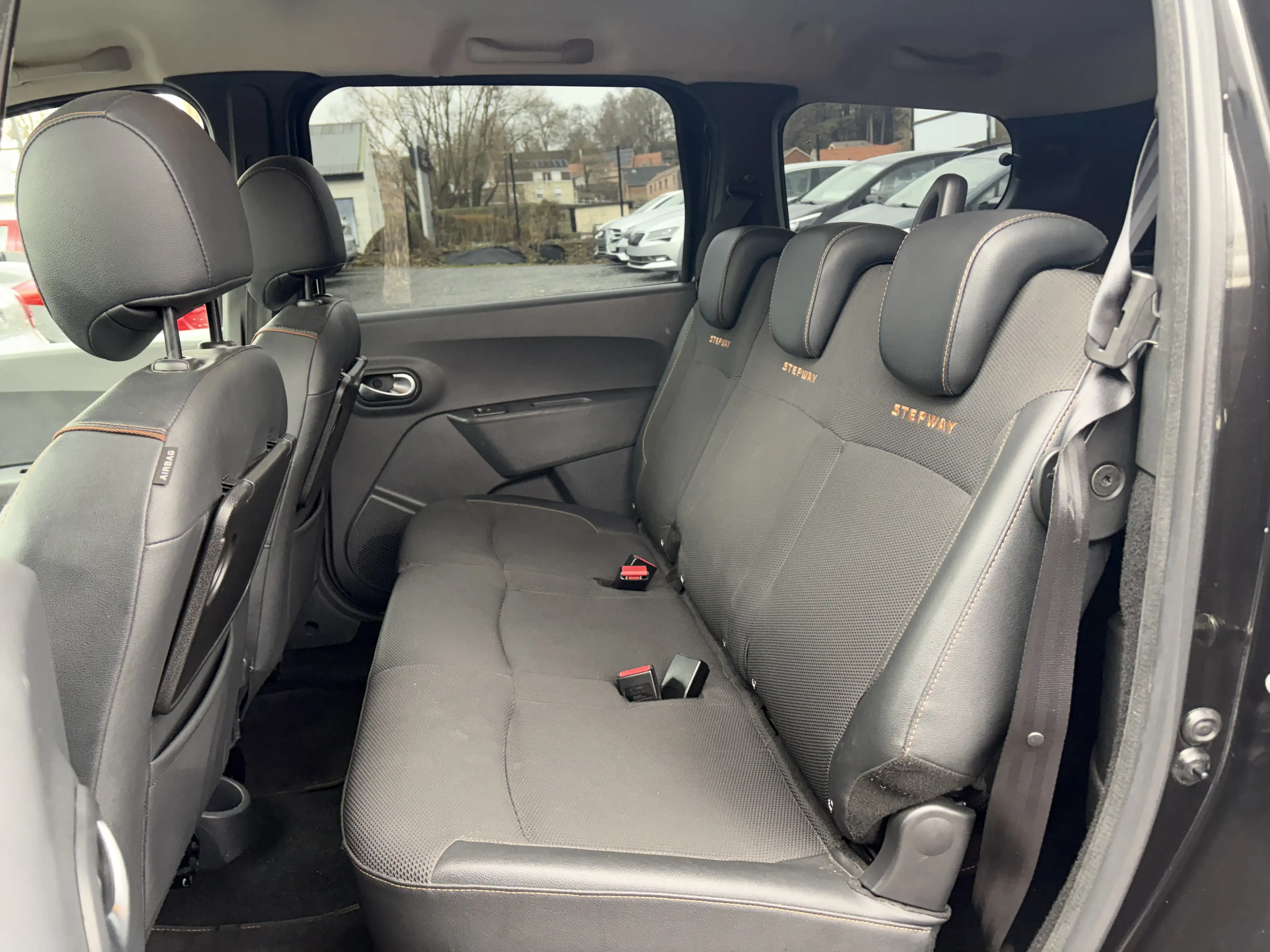 Dacia Lodgy Stepway 1.2 TCe Explorer 7pl - EU6 - GARANTIE 1AN — photo 7