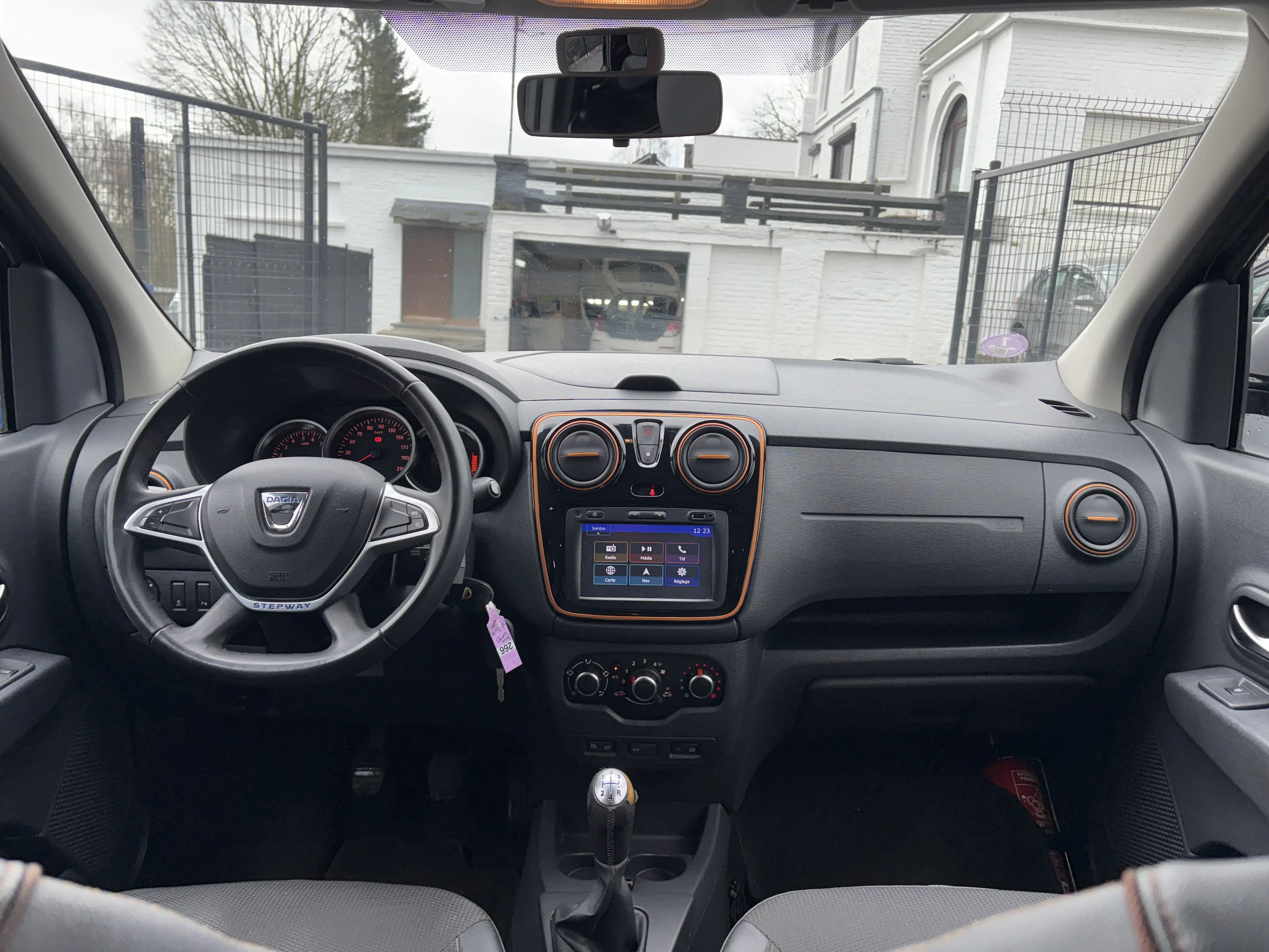 Dacia Lodgy Stepway 1.2 TCe Explorer 7pl - EU6 - GARANTIE 1AN — photo 11