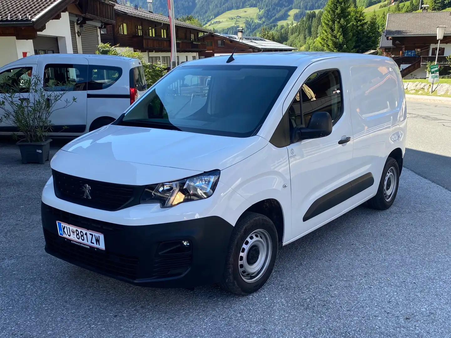 Peugeot Partner Partner Tepee Active 1,6 BlueHDI 75 Active Weiß - 1