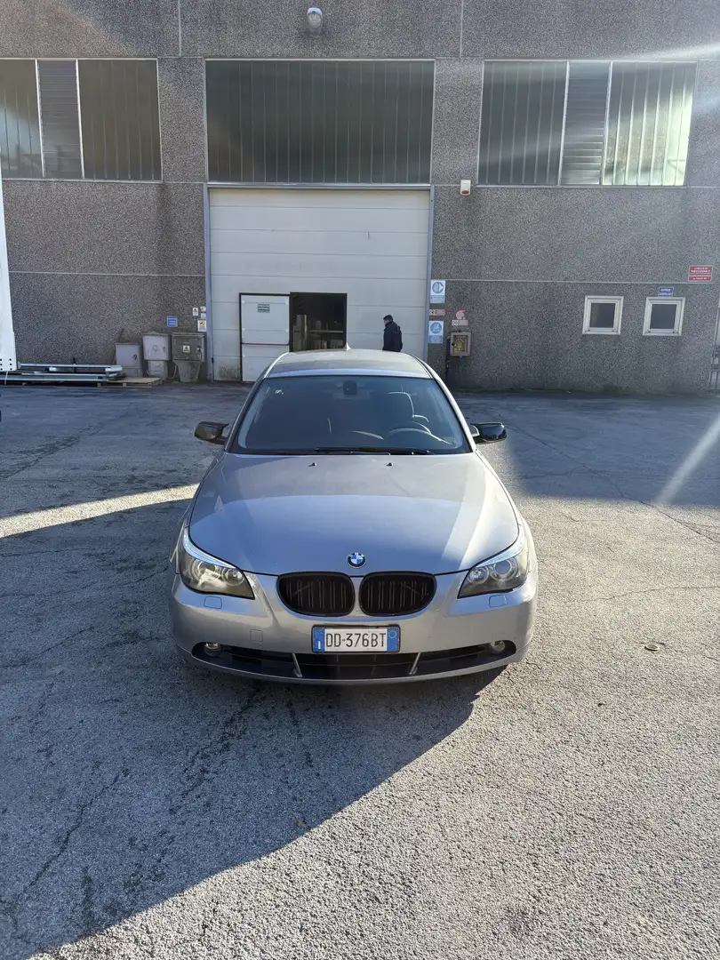 BMW 525 525d Touring Titanium - 1