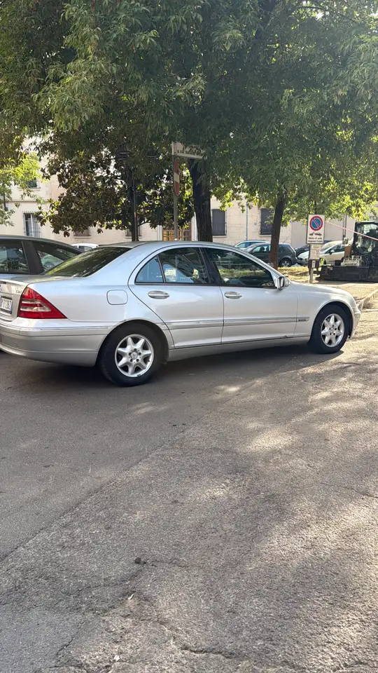Mercedes-Benz C 220