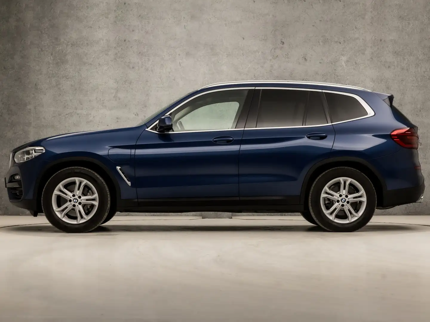 BMW X3 xDrive30e Sportline 293Pk Automaat (GROOT NAVI, M Blauw - 2