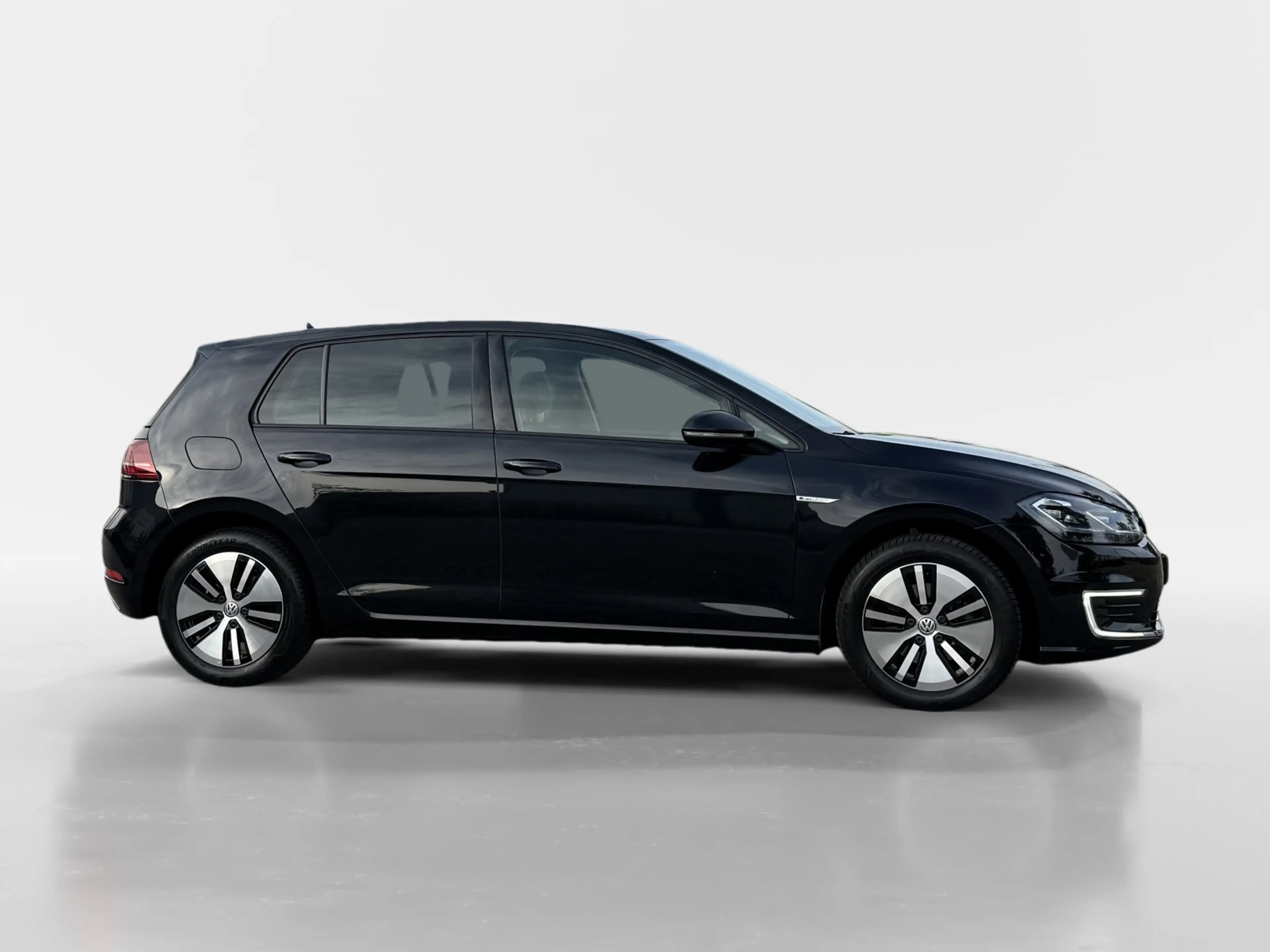 Volkswagen e-Golf E-DITION Warmtepomp / Virtual / Dealer Onderhouden — photo 4