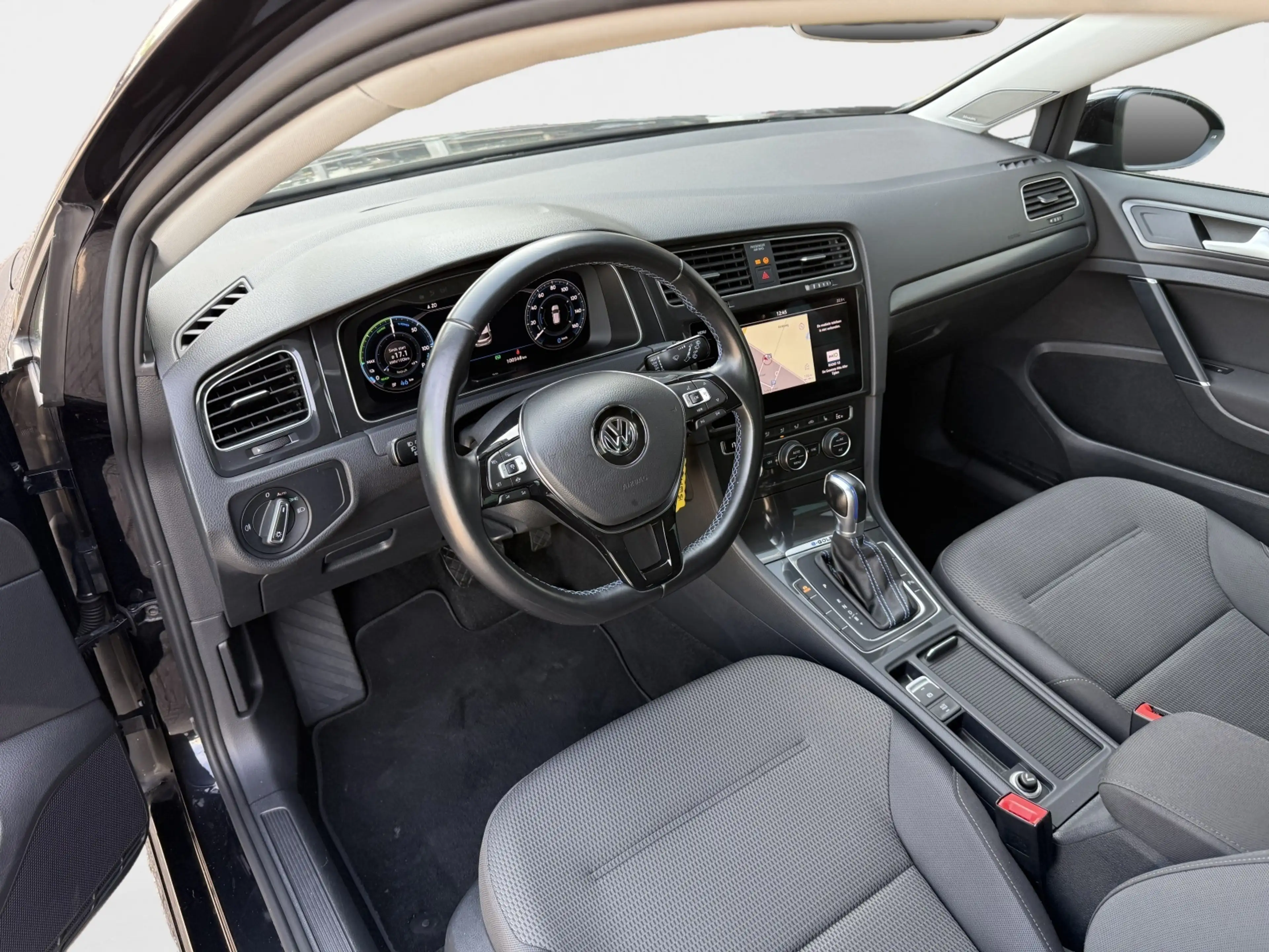 Volkswagen e-Golf E-DITION Warmtepomp / Virtual / Dealer Onderhouden — photo 8