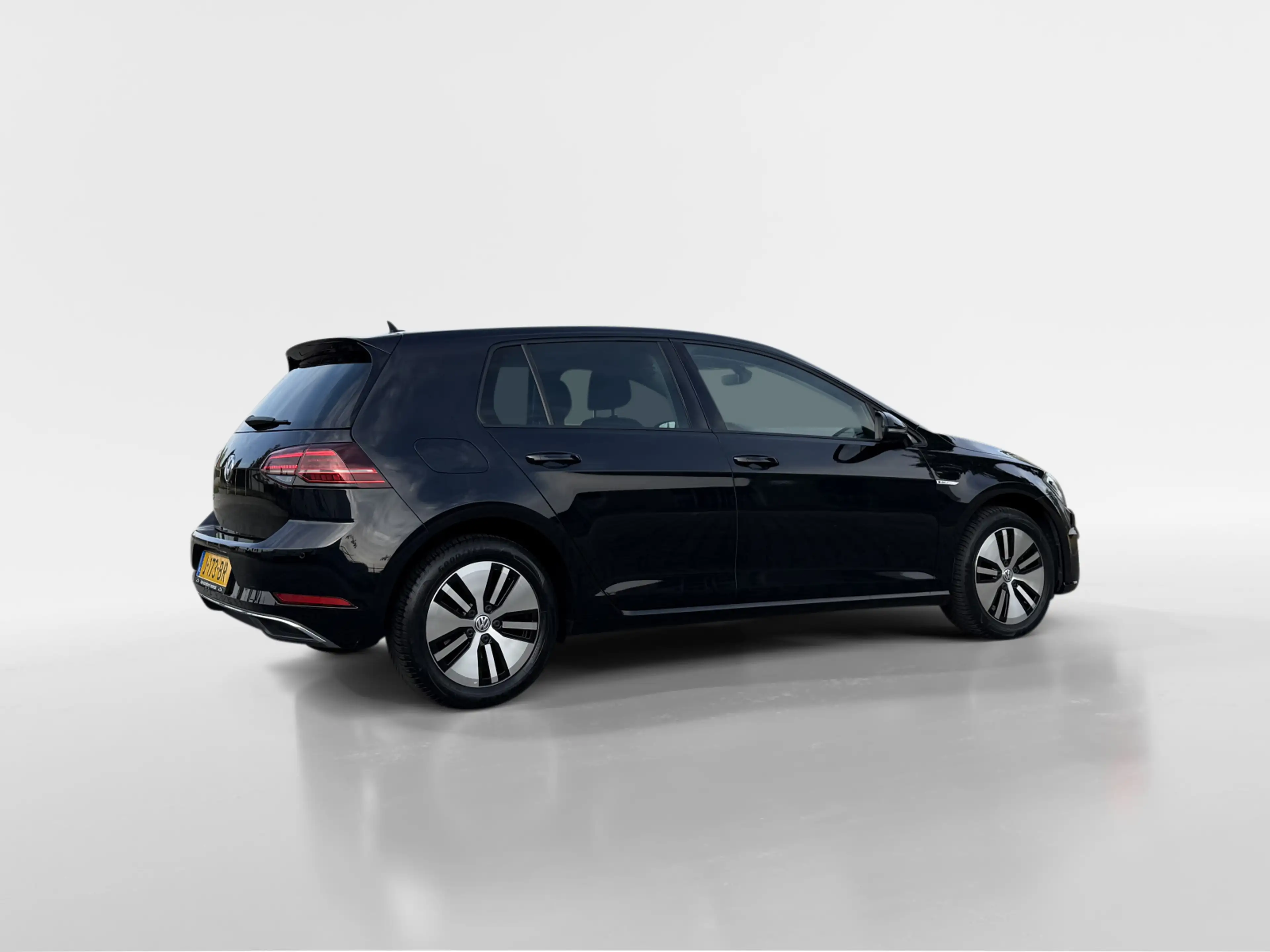 Volkswagen e-Golf E-DITION Warmtepomp / Virtual / Dealer Onderhouden — photo 5
