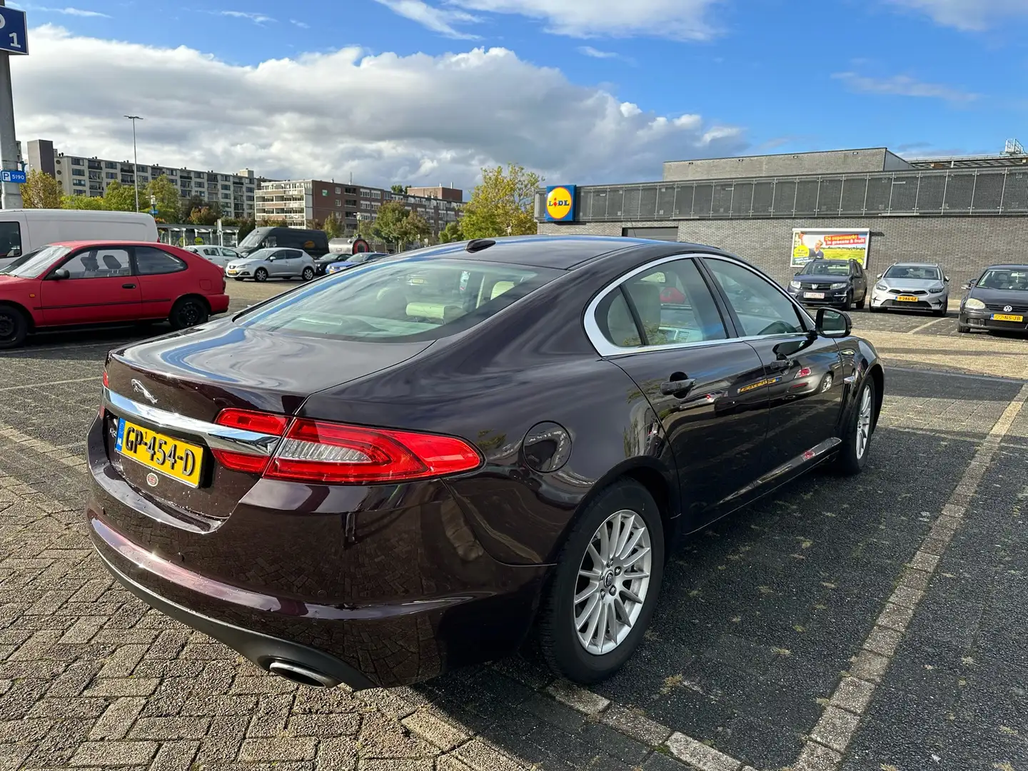 Jaguar XF 2.2D Automaat, stoel verwarming/verkoelen, pano Rood - 2