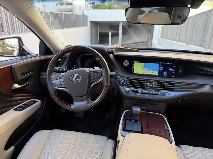 Lexus LS 2018, foto 33