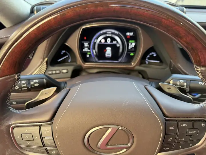 Lexus LS 2018, foto 45
