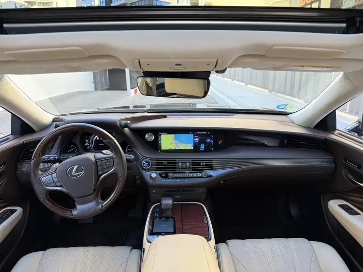Lexus LS 2018, foto 27