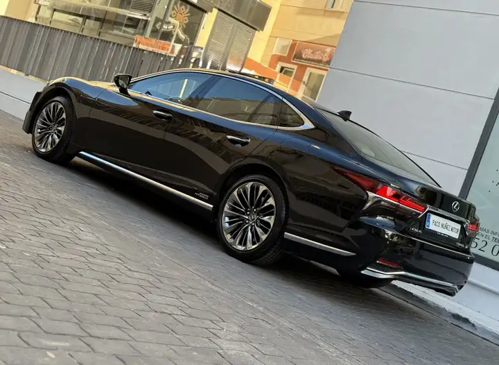 Lexus LS 2018, foto 29