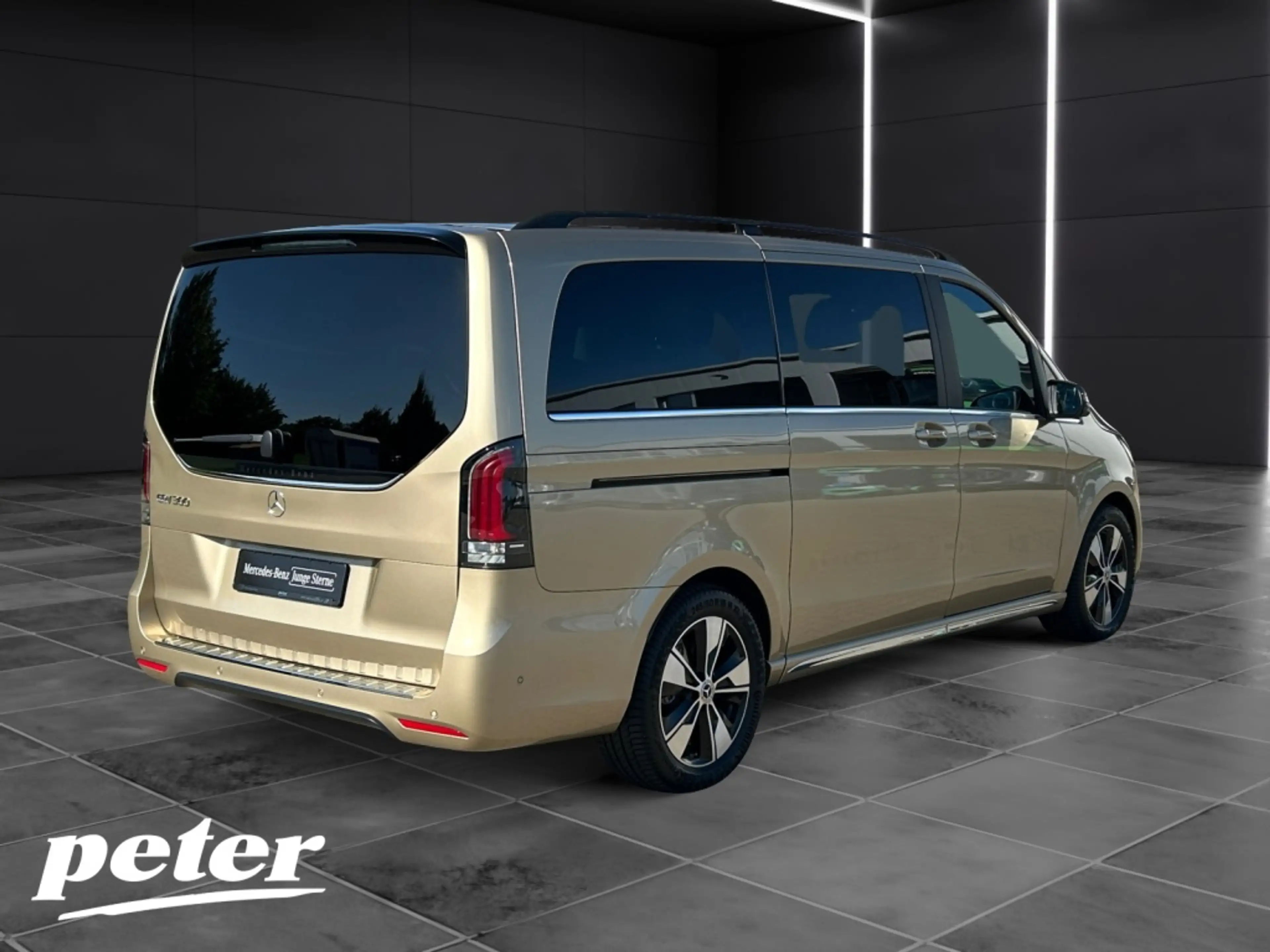 Mercedes-Benz EQV 300 AVANTGARDE PANO*AIRMATIC*LED*NAVI*DISTR — photo 4