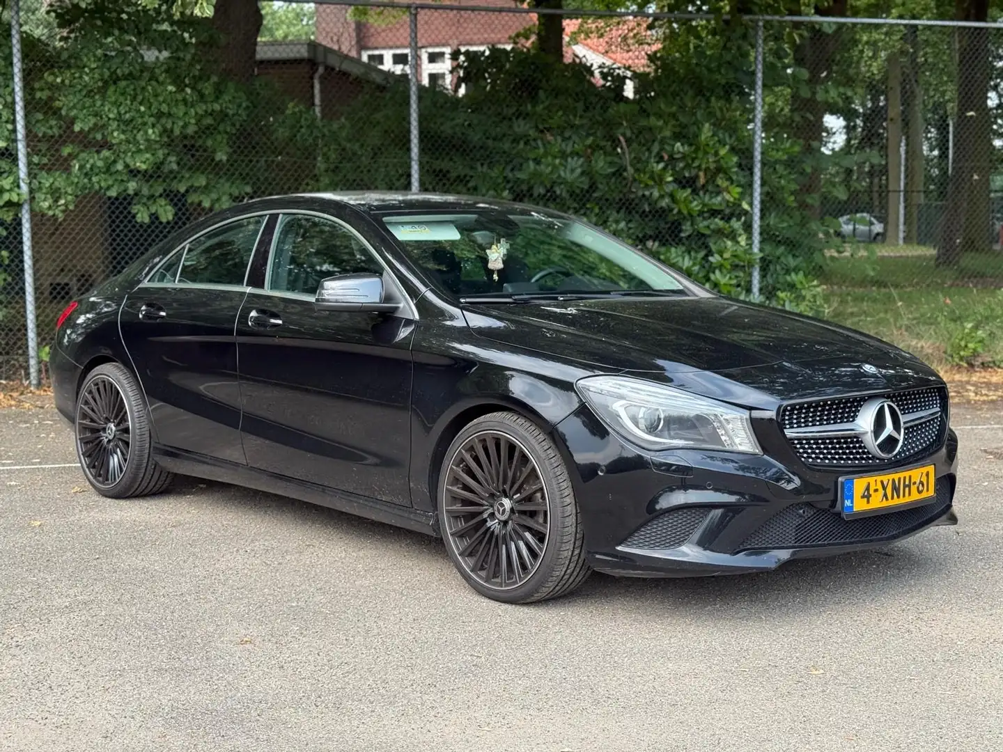 Mercedes-Benz CLA 180 BlueEFFICIENCY Edition Zwart - 1