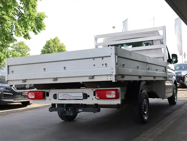 Volkswagen Crafter view 9