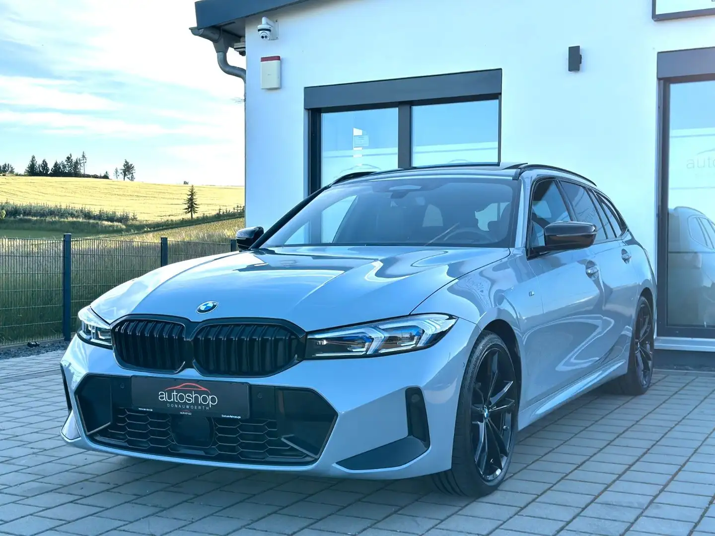 BMW 320 d Tour. xDrive/M-Sport/Pano/AHK/H&K/DrivA.Pro Gris - 1