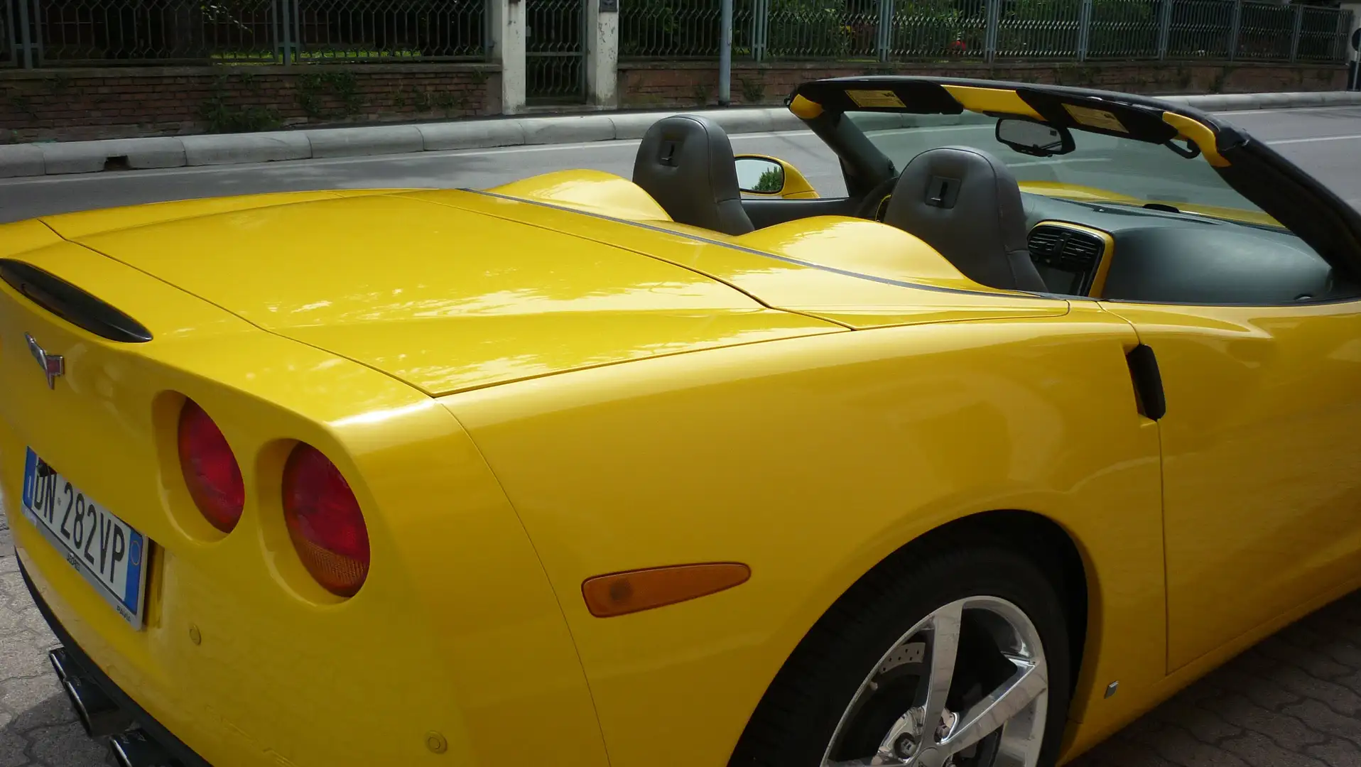 Corvette C6 Convertible Corvette C6 Cabrio 6.2 V8 Grand Sport auto Gelb - 2