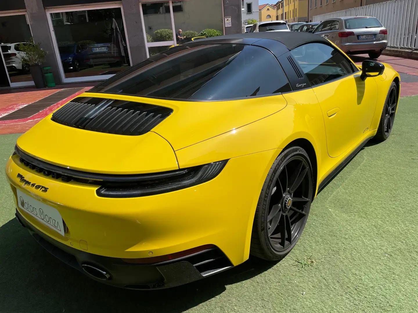 Porsche 992 Targa 911  3.0 4 GTS -Giallo Racing- uffitaliana Giallo - 2