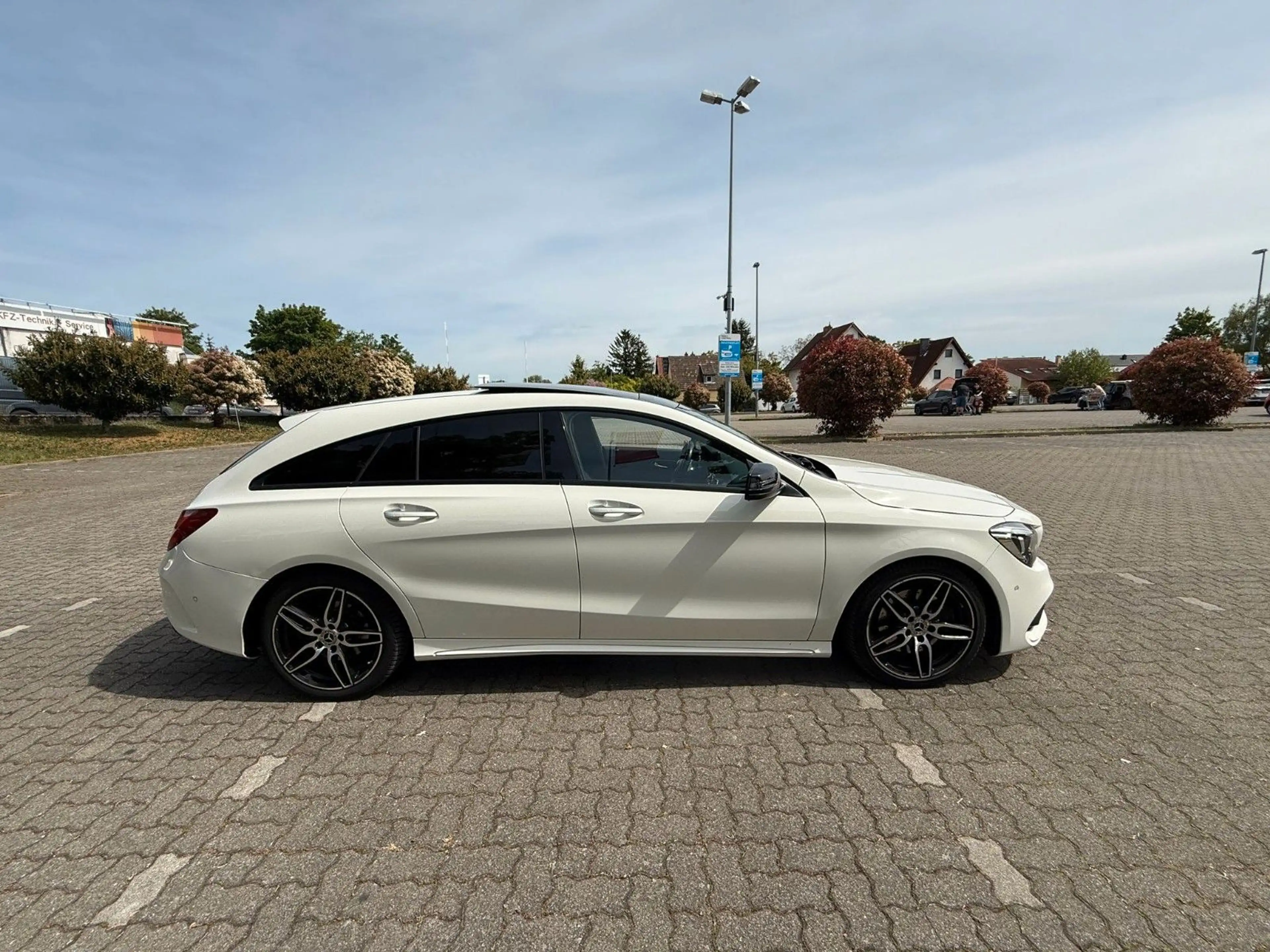 Mercedes-Benz CLA 220 AMG Line/Night/Pano — photo 11