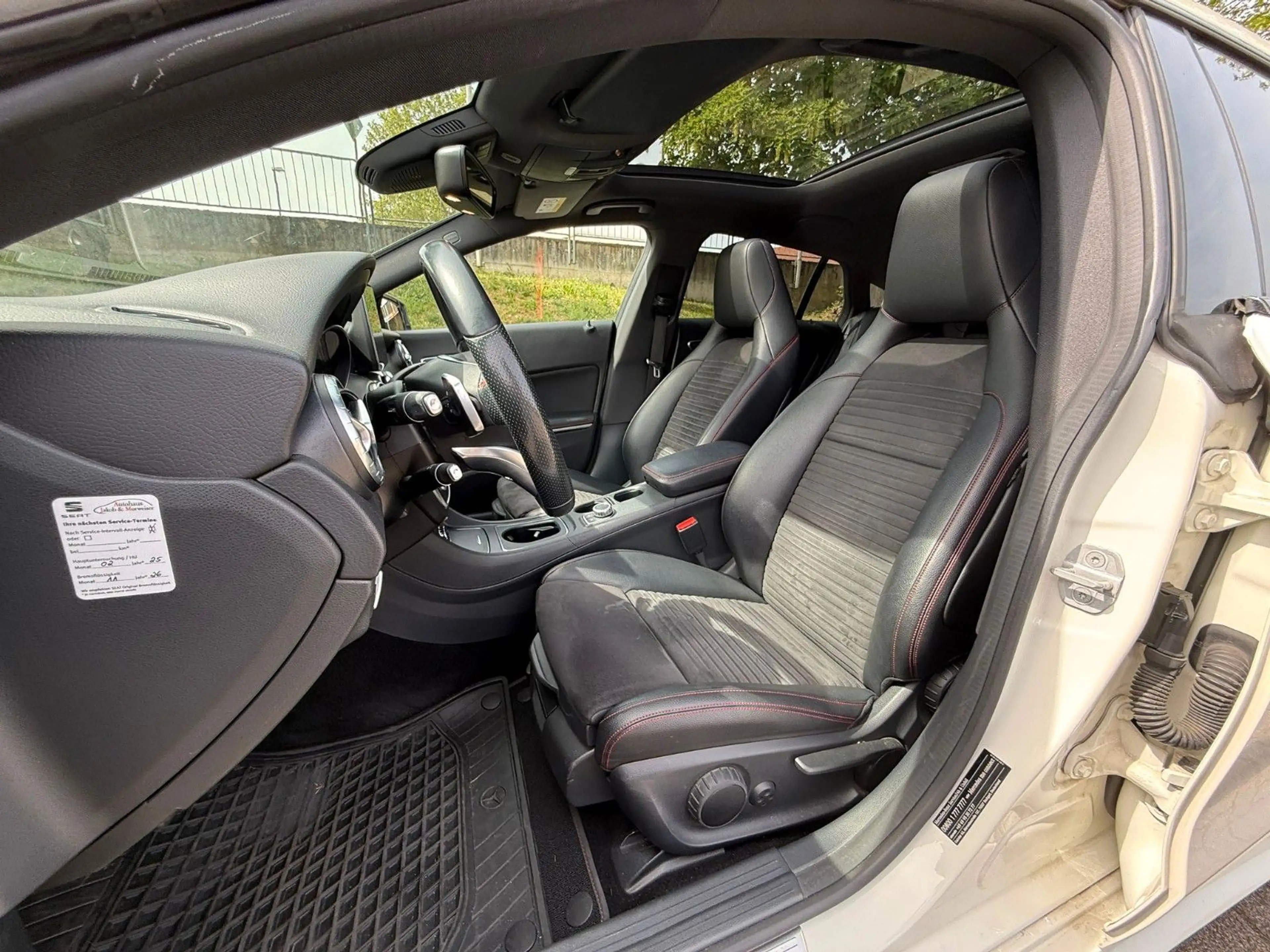 Mercedes-Benz CLA 220 AMG Line/Night/Pano — photo 15