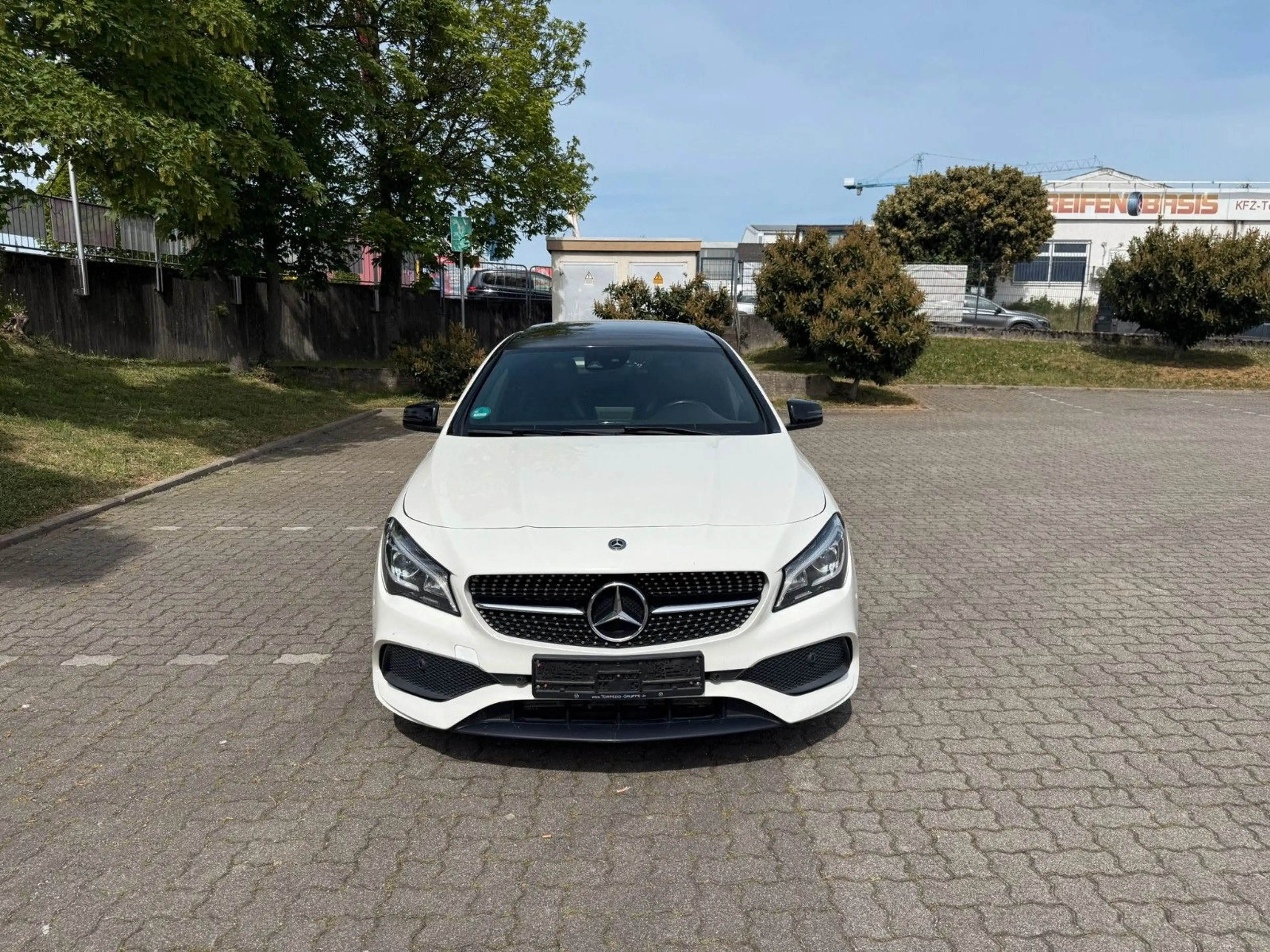 Mercedes-Benz CLA 220 AMG Line/Night/Pano — photo 3