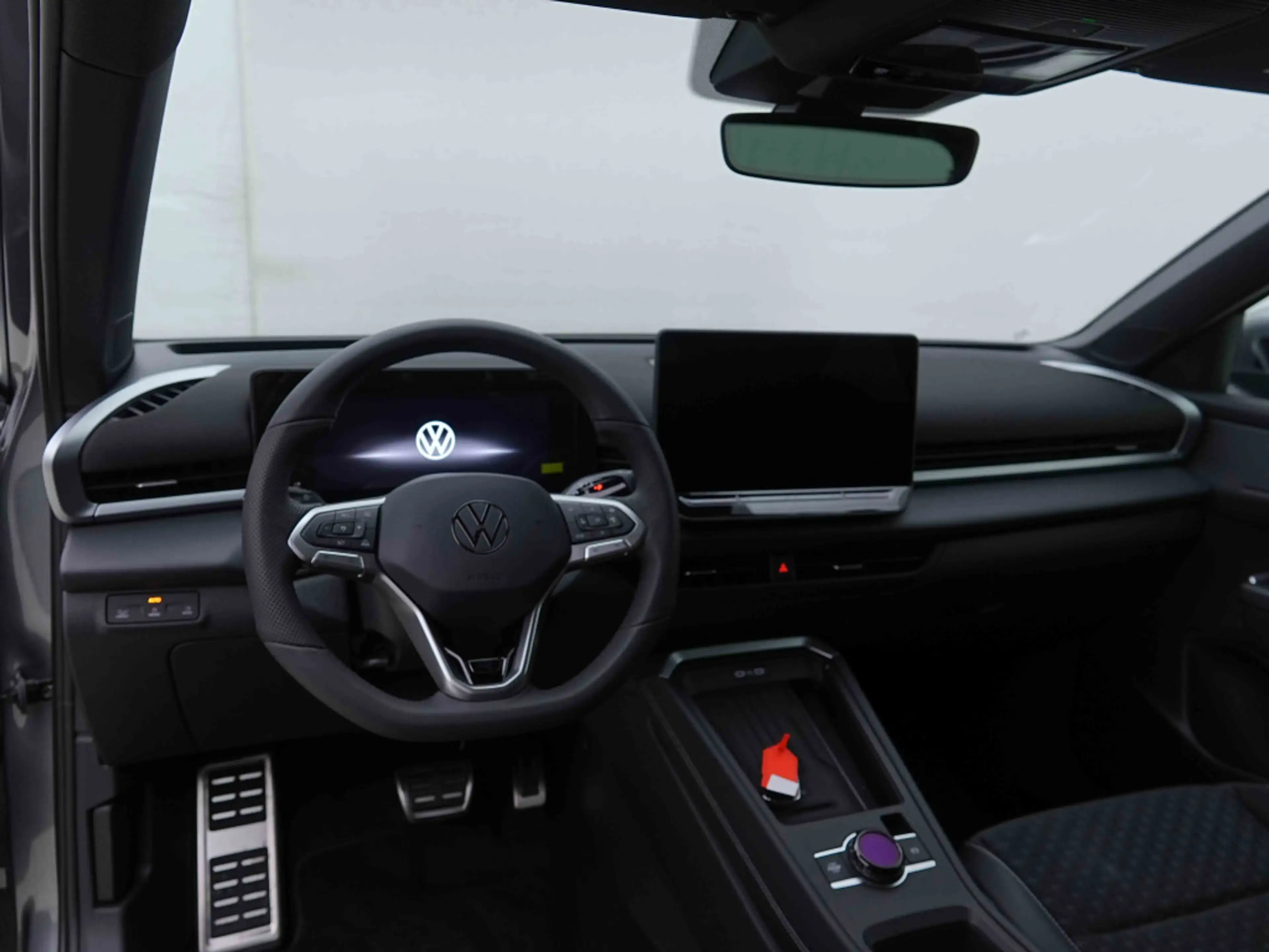 Volkswagen T-Roc 1.5 eTSi 150 AUT R-Line | Carplay | CAM | Keyless | Heated Seats — photo 9
