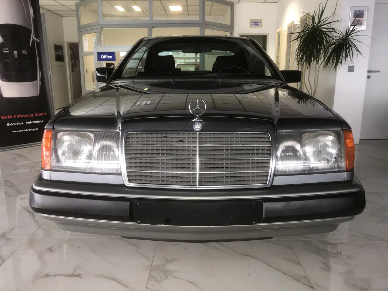 Mercedes-Benz 230, foto 2