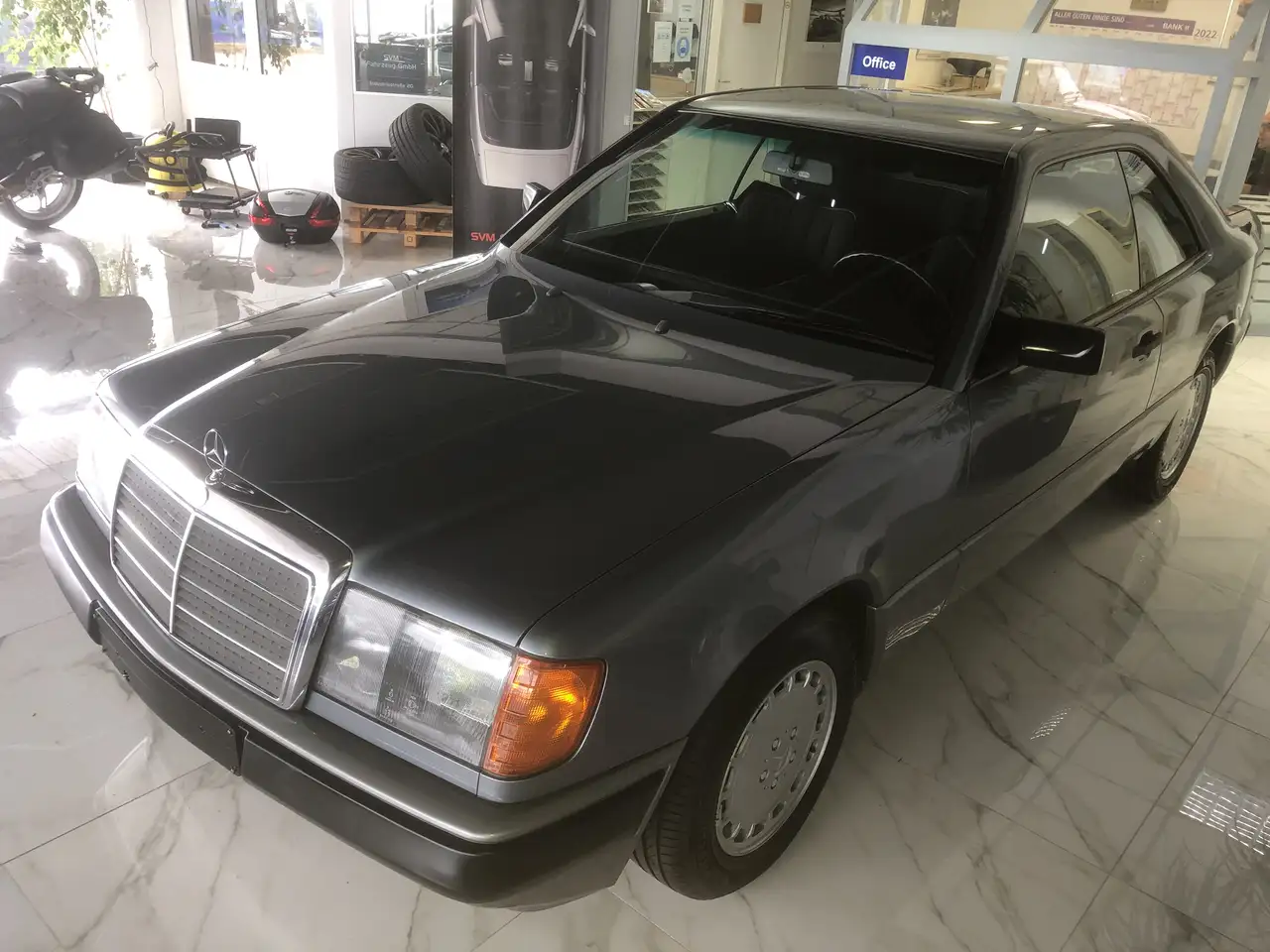 Mercedes-Benz 230, foto 3
