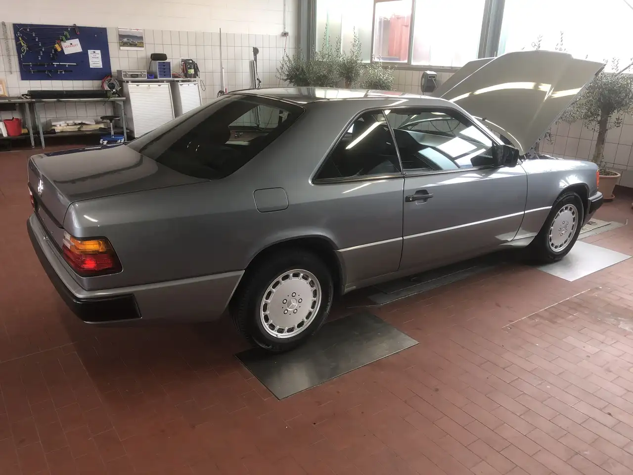 Mercedes-Benz 230, foto 6