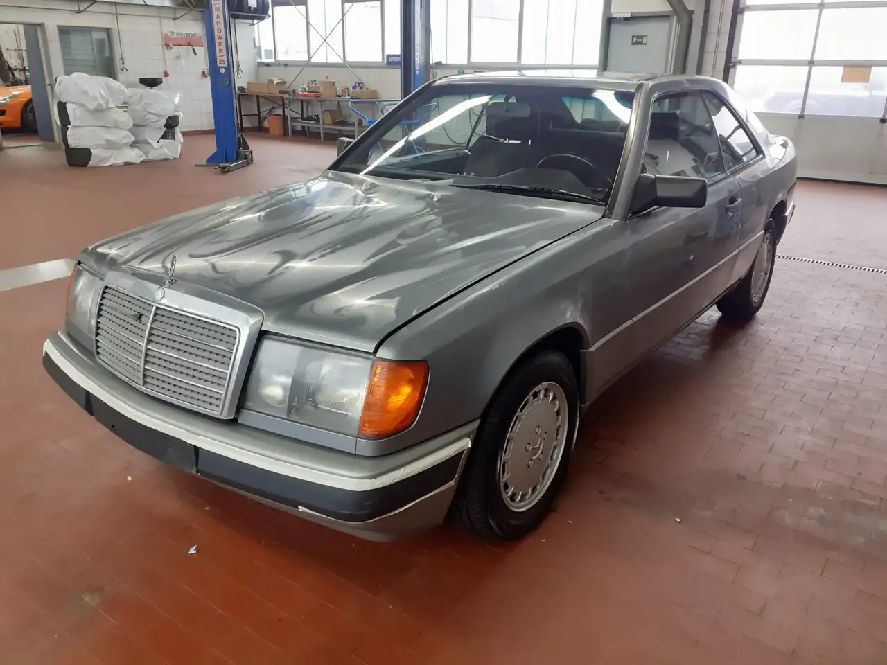 Mercedes-Benz 230, foto 11
