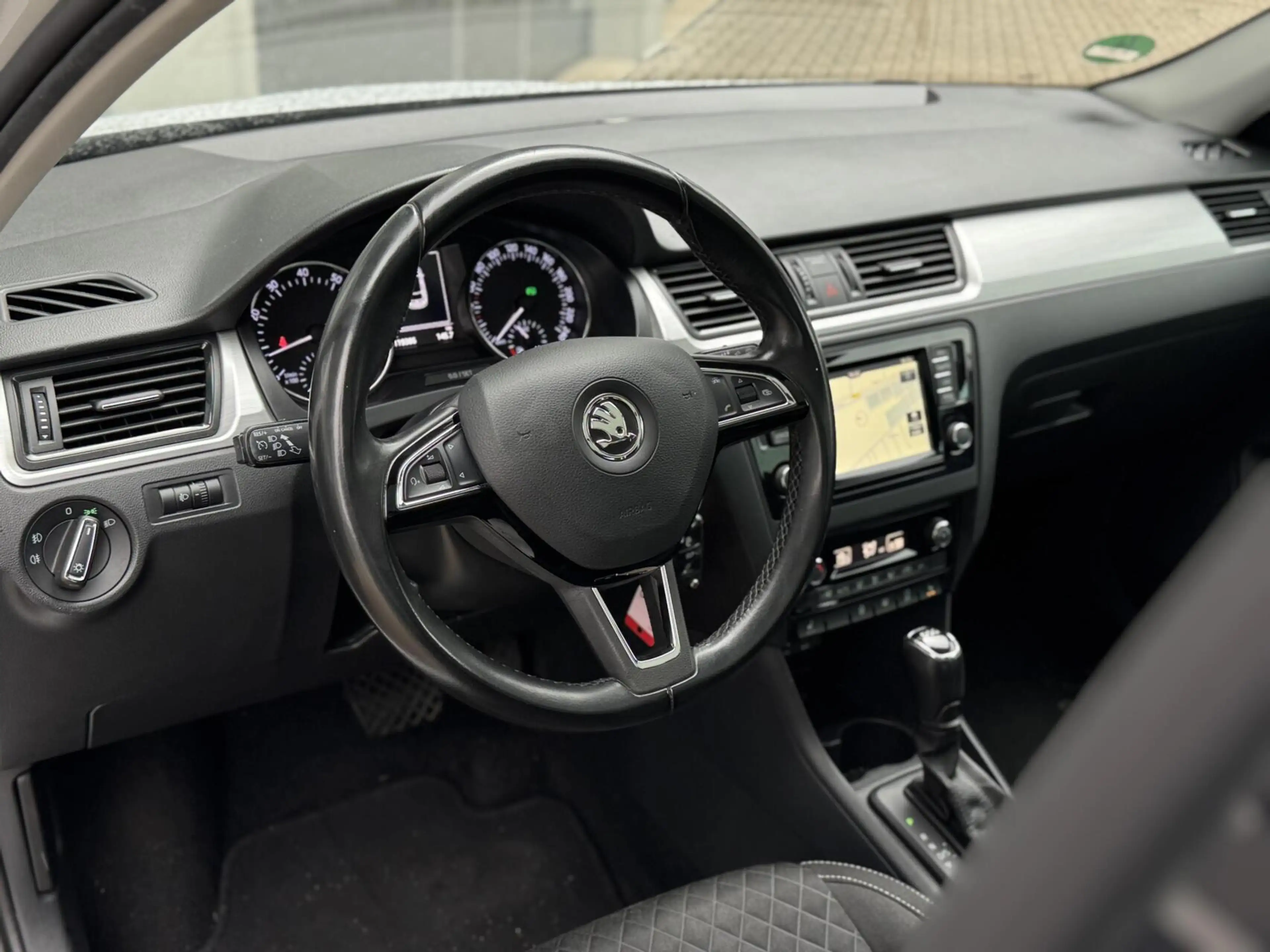 Skoda Rapid/Spaceback 1.2 TSI Greentech Drive | Panorama | CarPlay | Nav — photo 8