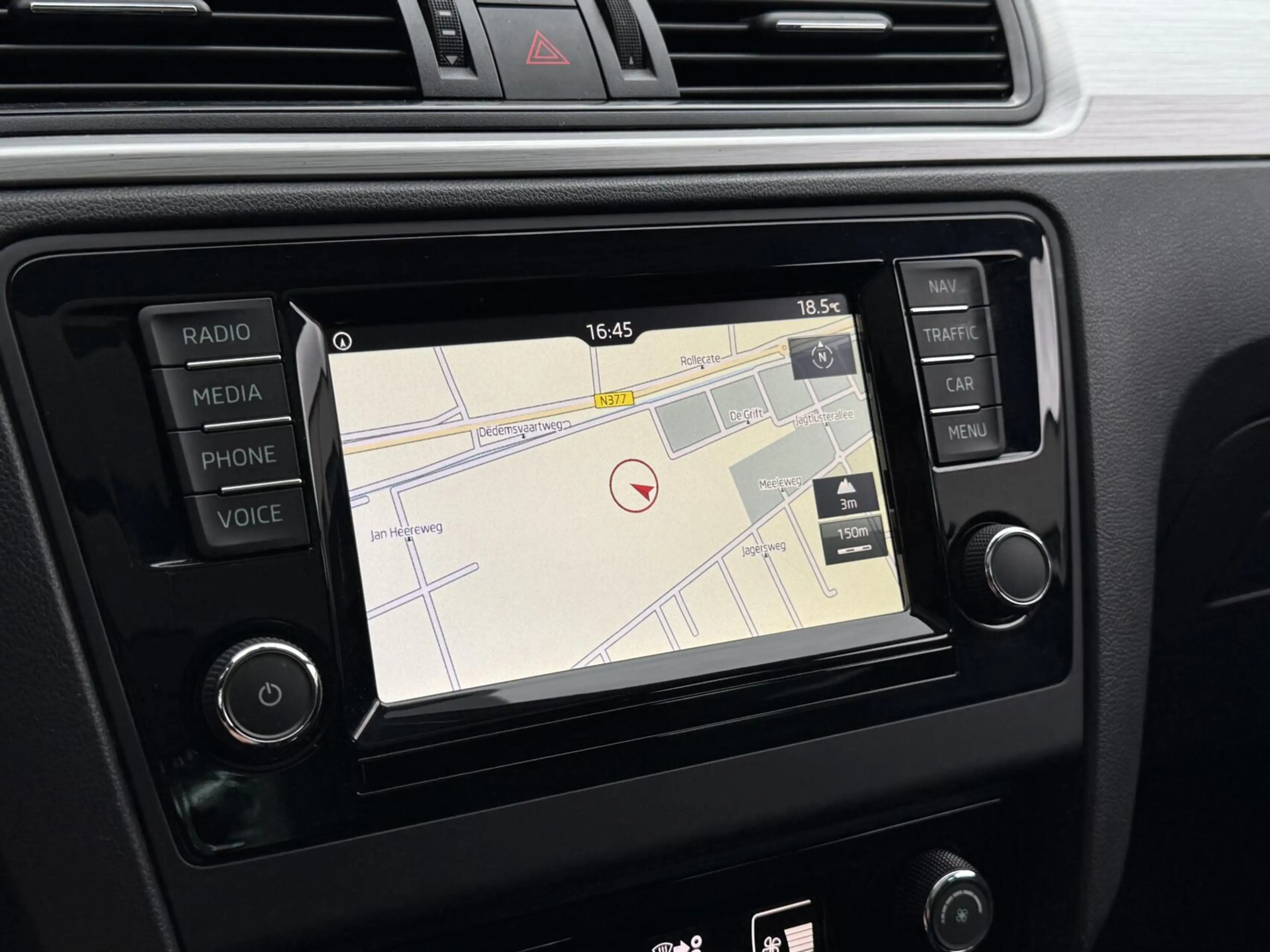 Skoda Rapid/Spaceback 1.2 TSI Greentech Drive | Panorama | CarPlay | Nav — photo 13