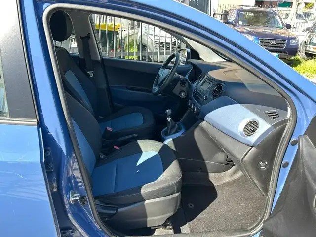 Hyundai I10 view 10