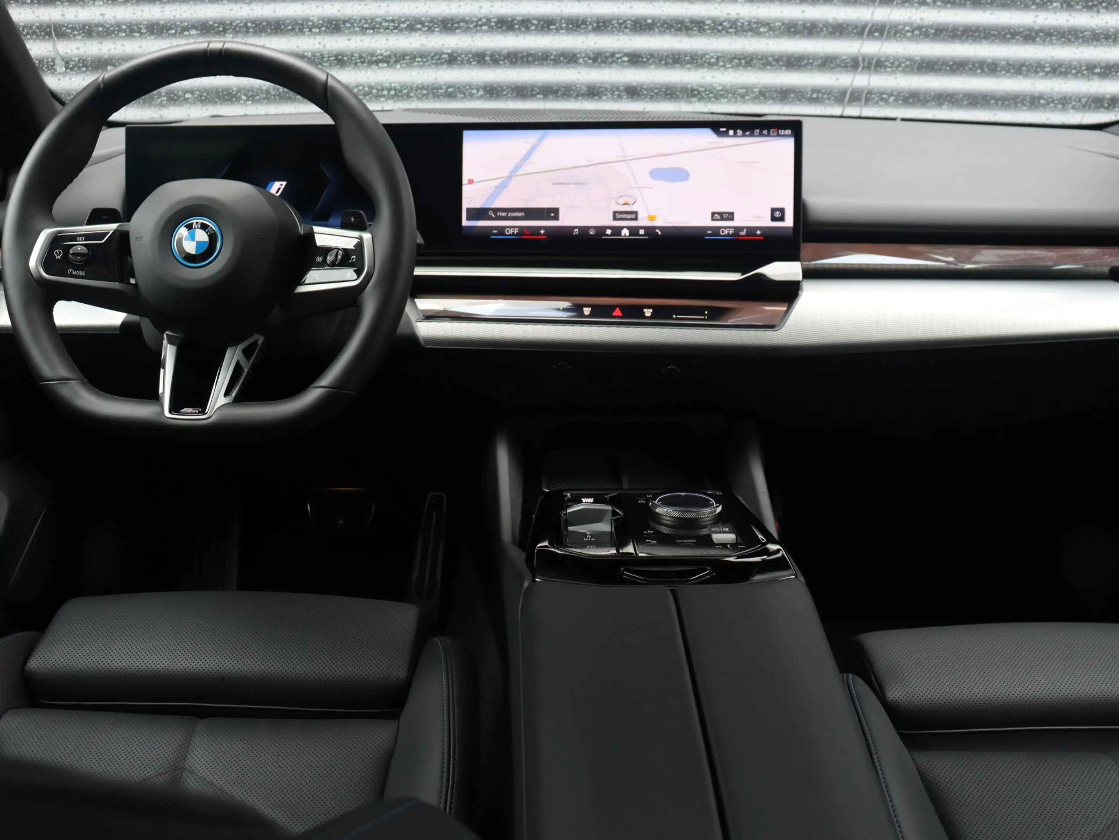 BMW 550 5-serie Sedan 550e xDrive | M Sportpakket Pro | In — photo 14
