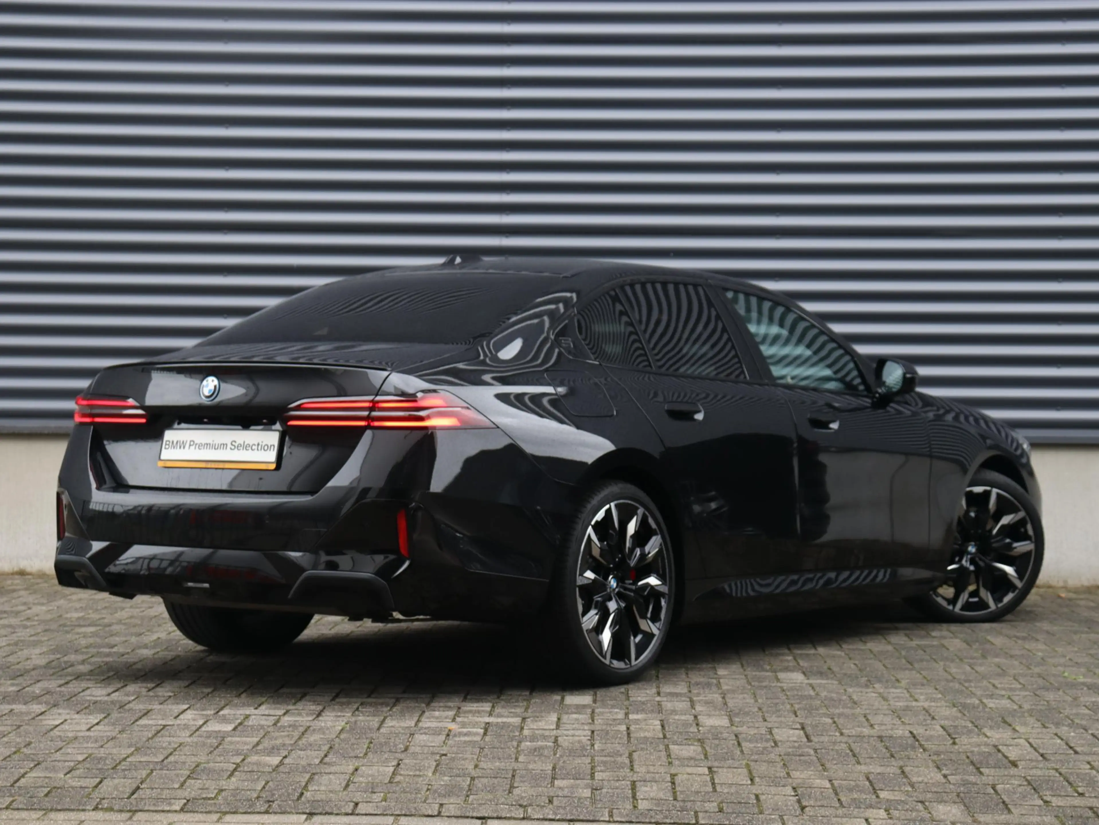 BMW 550 5-serie Sedan 550e xDrive | M Sportpakket Pro | In — photo 2