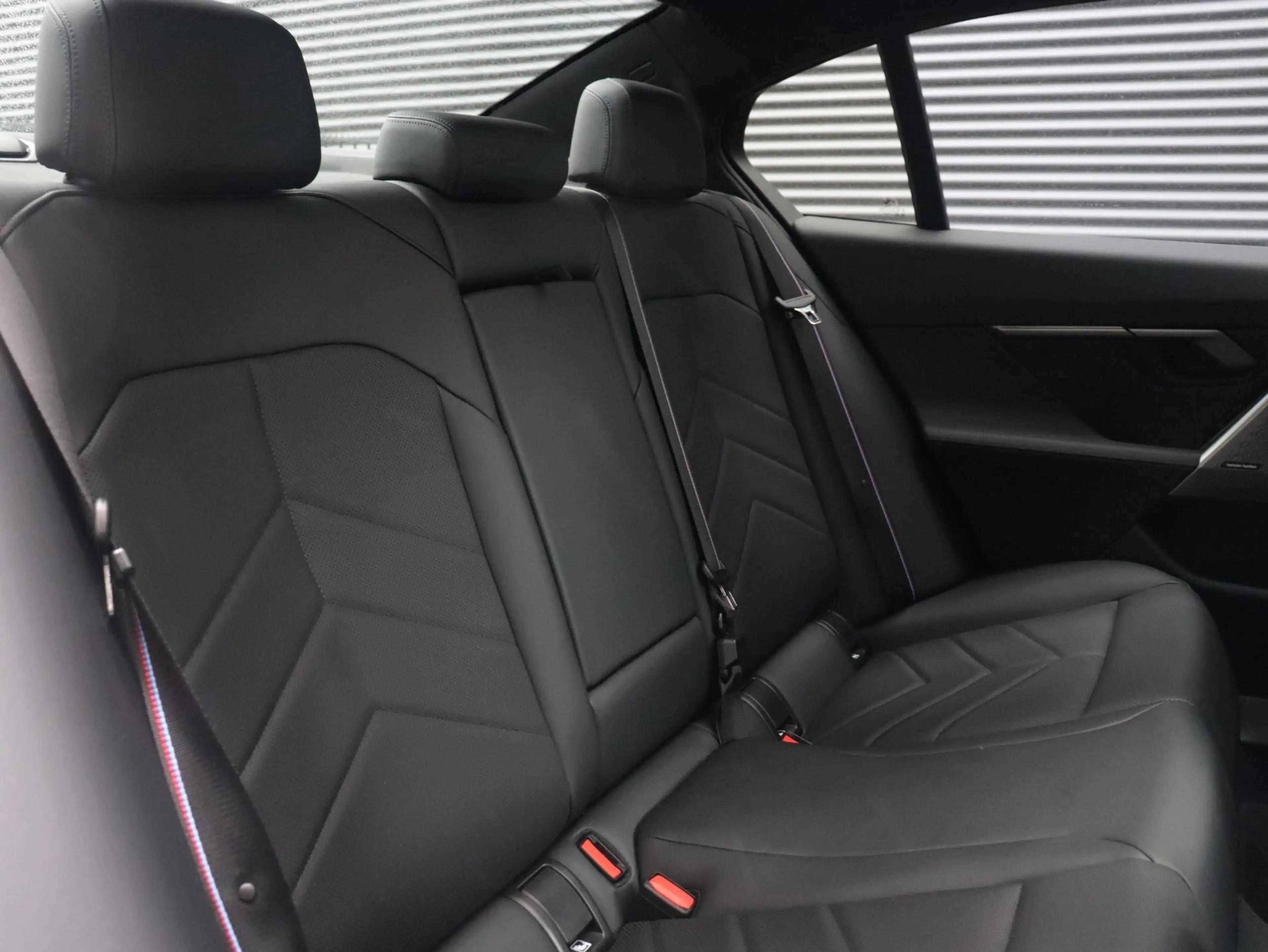 BMW 550 5-serie Sedan 550e xDrive | M Sportpakket Pro | In — photo 13