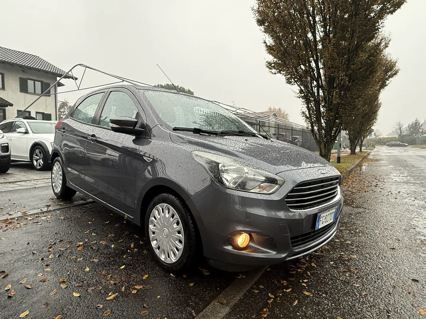 Ford Ka/Ka+ Ka III+5p 1.2 Ultimate 85cv Per Neopatentati Grigio - 1