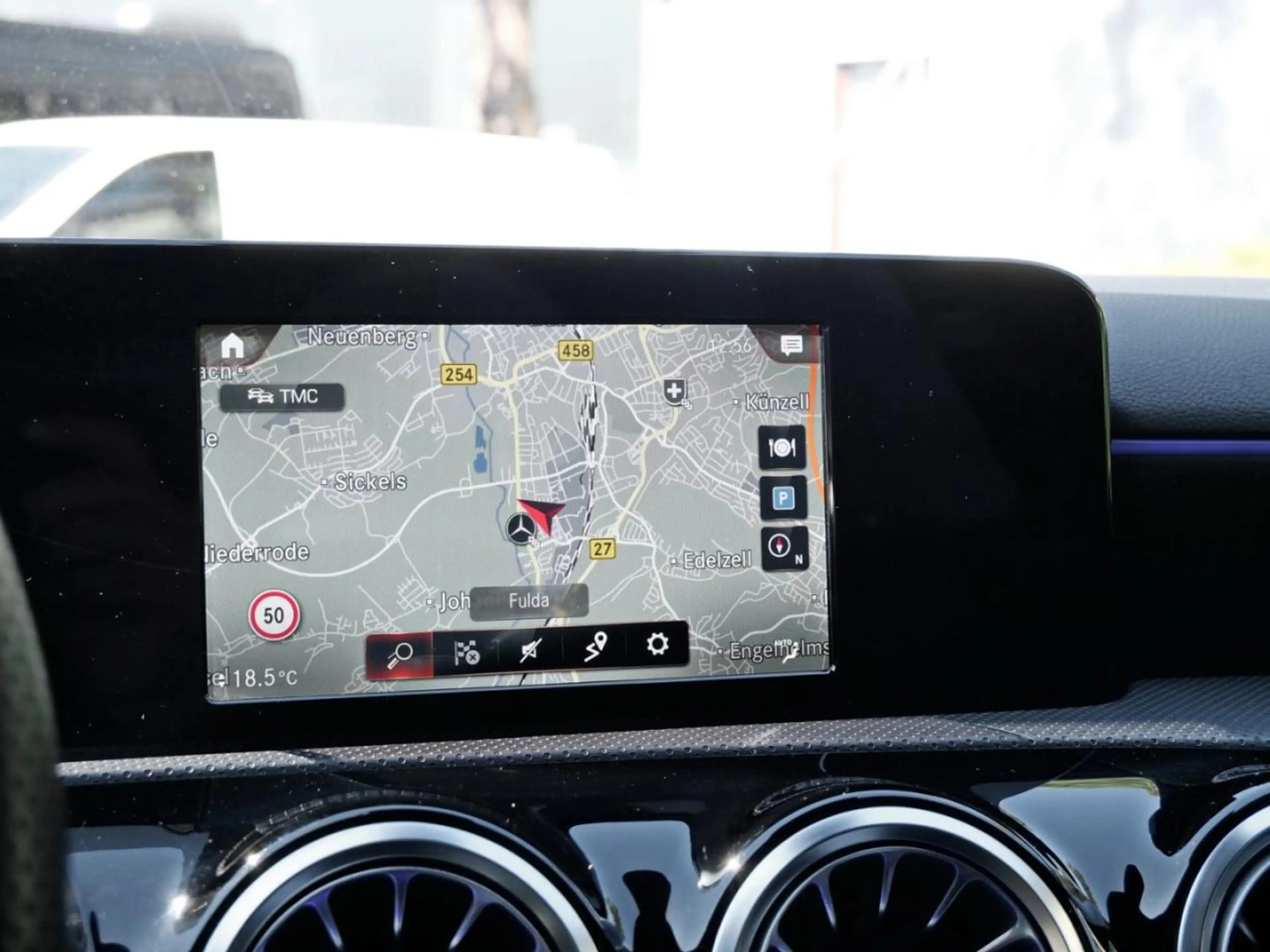 Mercedes-Benz A 180 d Limousine AMG Navi Plus Advanced Sound — photo 12
